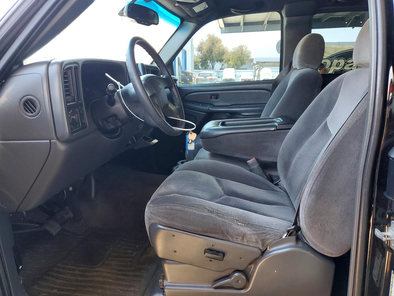 2005 Gmc New Sierra C1500 Черный vin: 2GTEC19T451316156