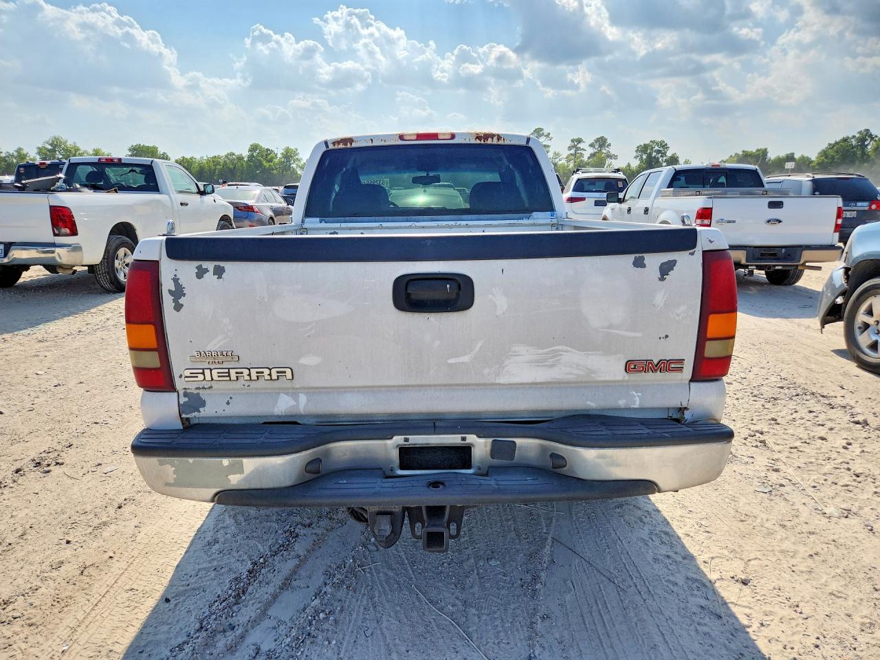 2002 Gmc New Sierra C1500 White vin: 2GTEC19T621291207