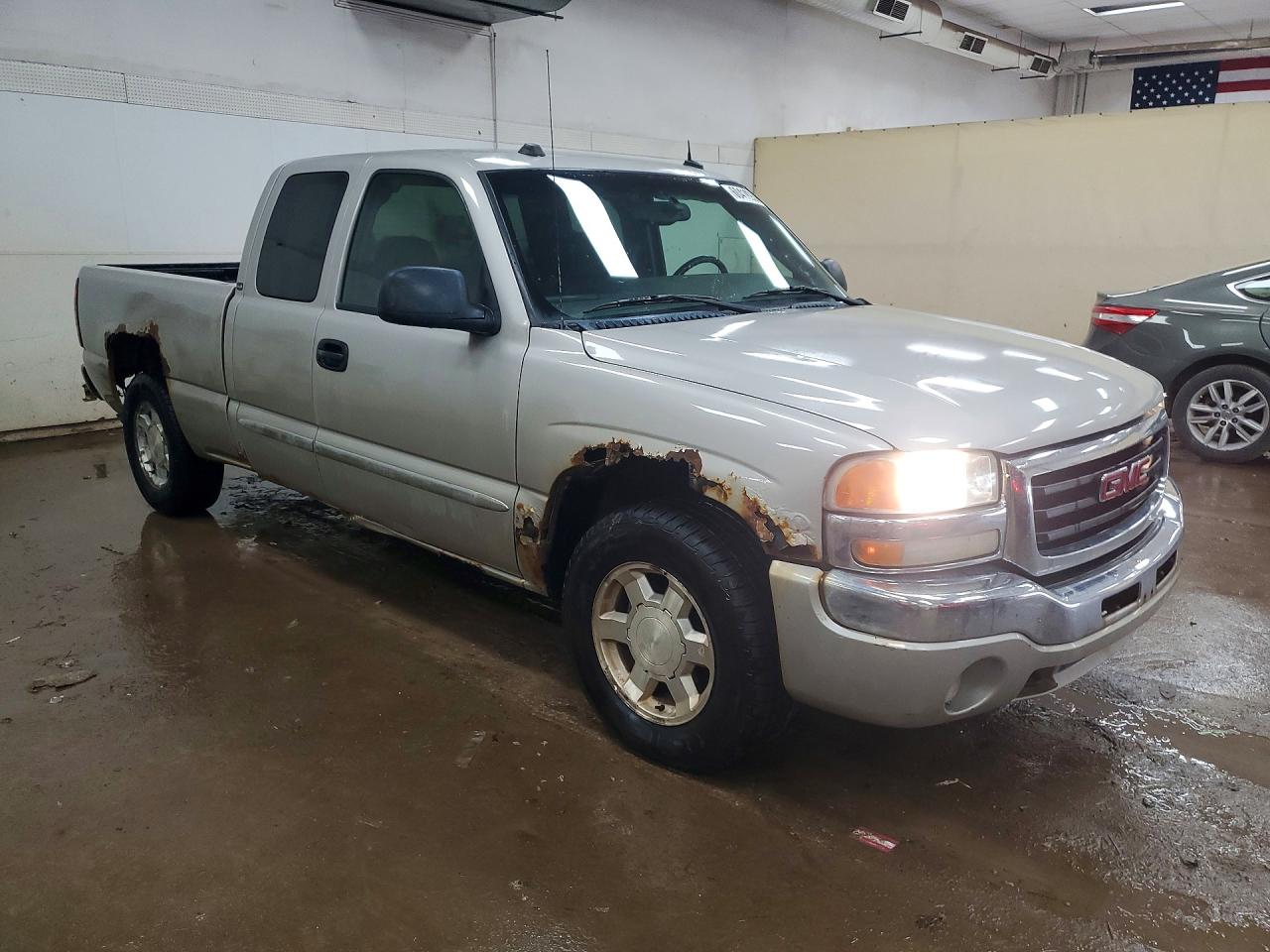 2004 Gmc New Sierra C1500 Silver vin: 2GTEC19T641155565