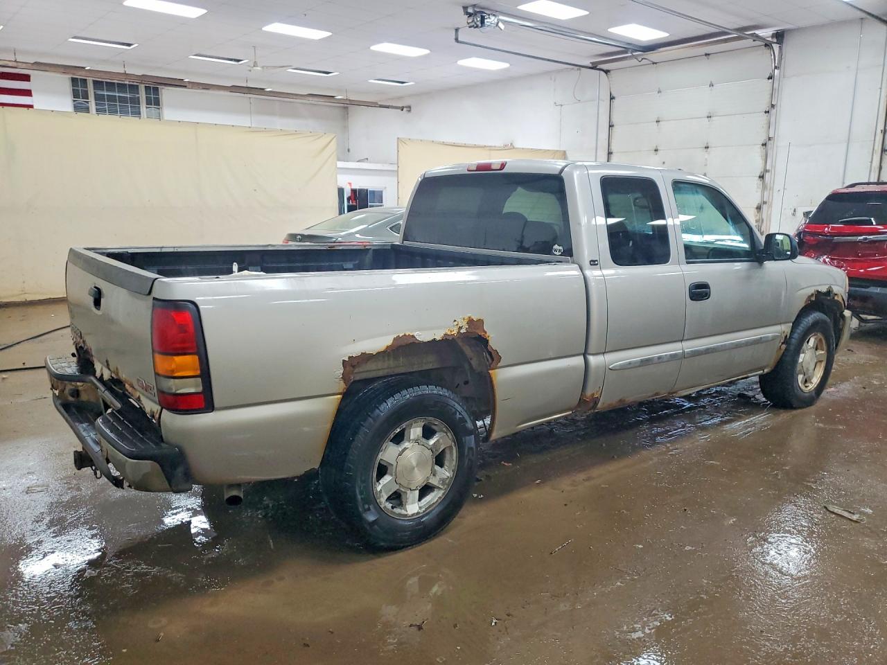 2004 Gmc New Sierra C1500 Silver vin: 2GTEC19T641155565