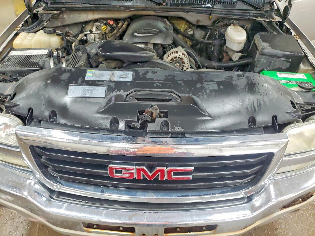 2004 Gmc New Sierra C1500 Silver vin: 2GTEC19T641155565