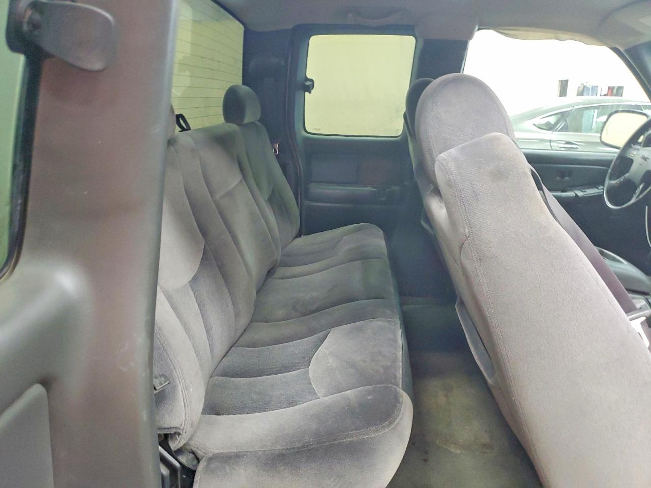 2004 Gmc New Sierra C1500 Silver vin: 2GTEC19T641155565