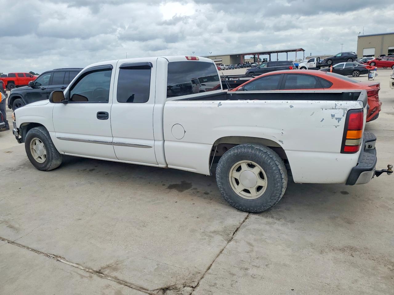 2004 Gmc New Sierra C1500 White vin: 2GTEC19T841203342
