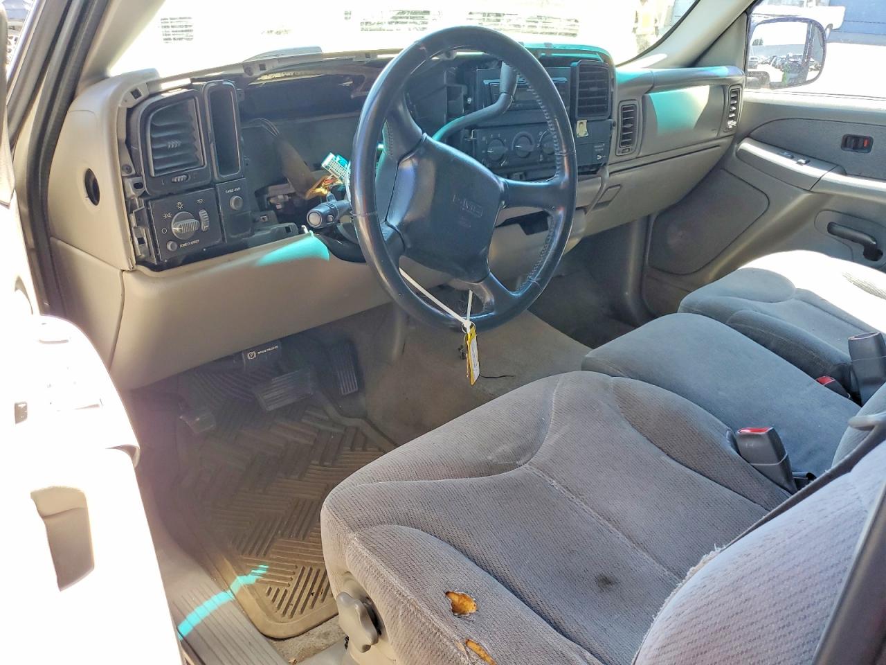 1999 Gmc New Sierra C1500 Gold vin: 2GTEC19T8X1565515