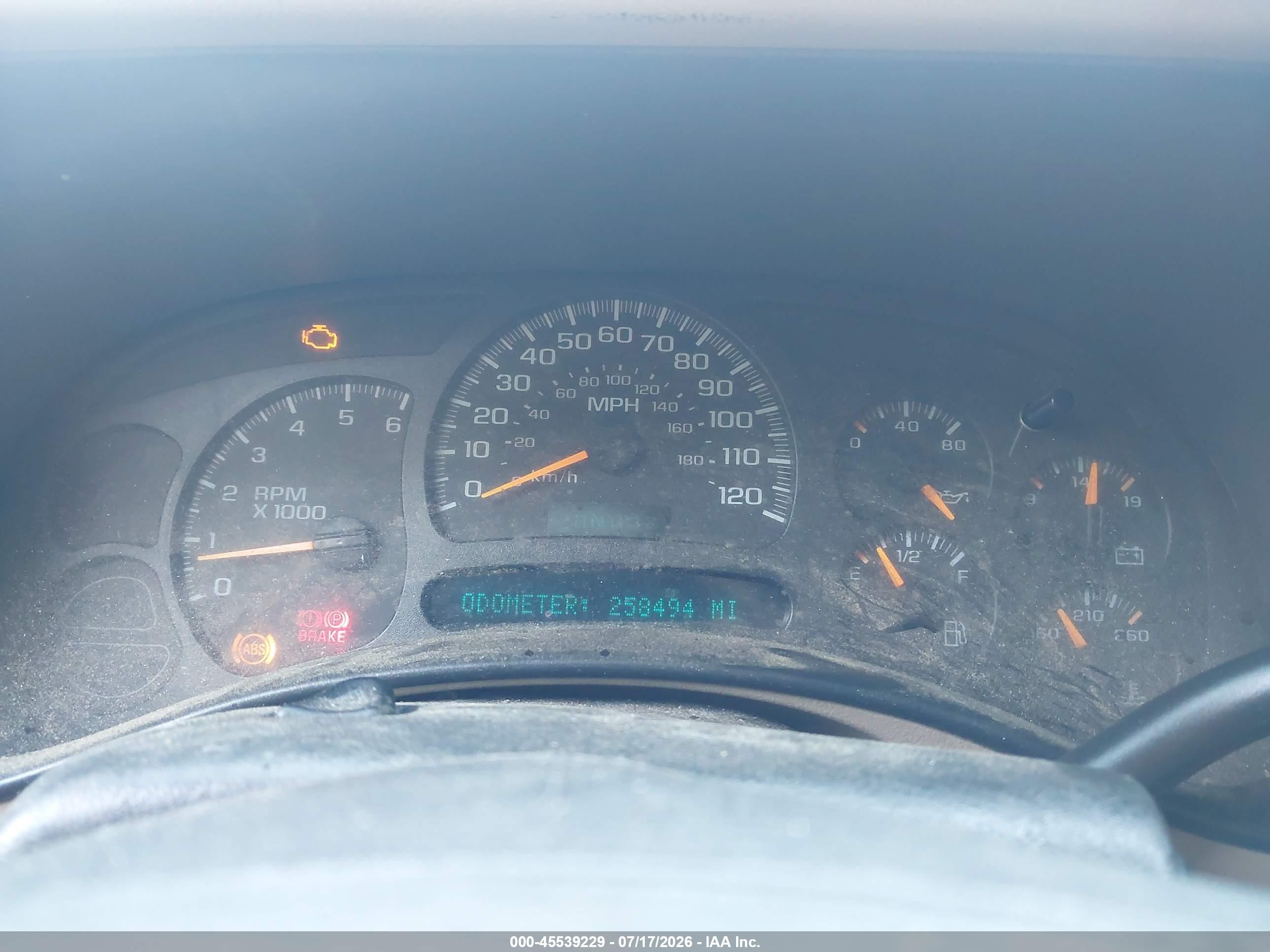 2005 Gmc Sierra 1500   White vin: 2GTEC19TX51321006