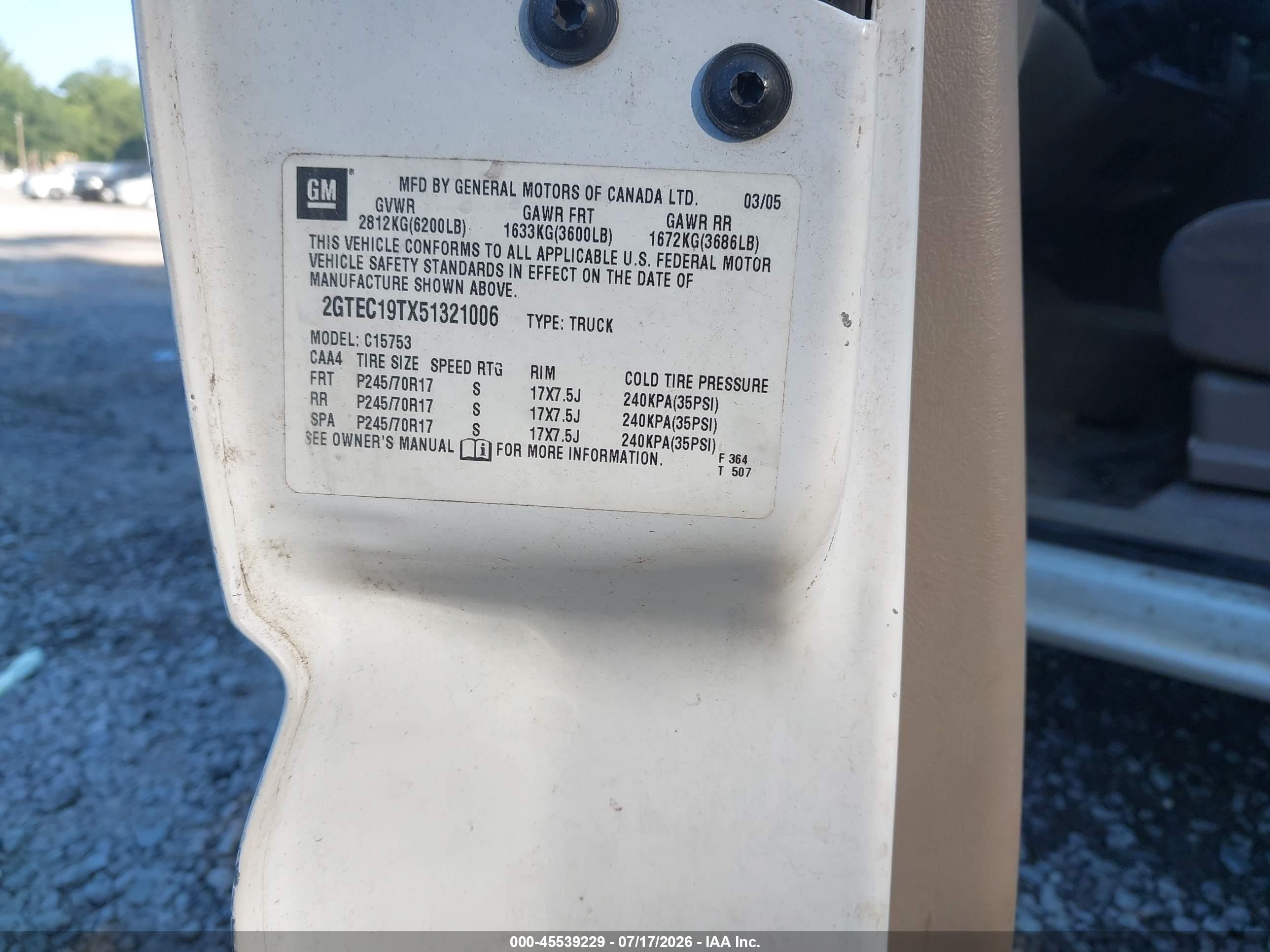 2005 Gmc Sierra 1500   White vin: 2GTEC19TX51321006