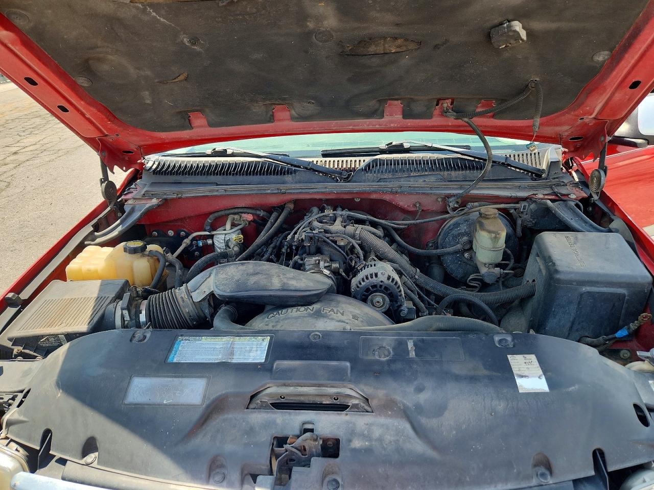 2000 Gmc New Sierra C1500 Red vin: 2GTEC19TXY1168776