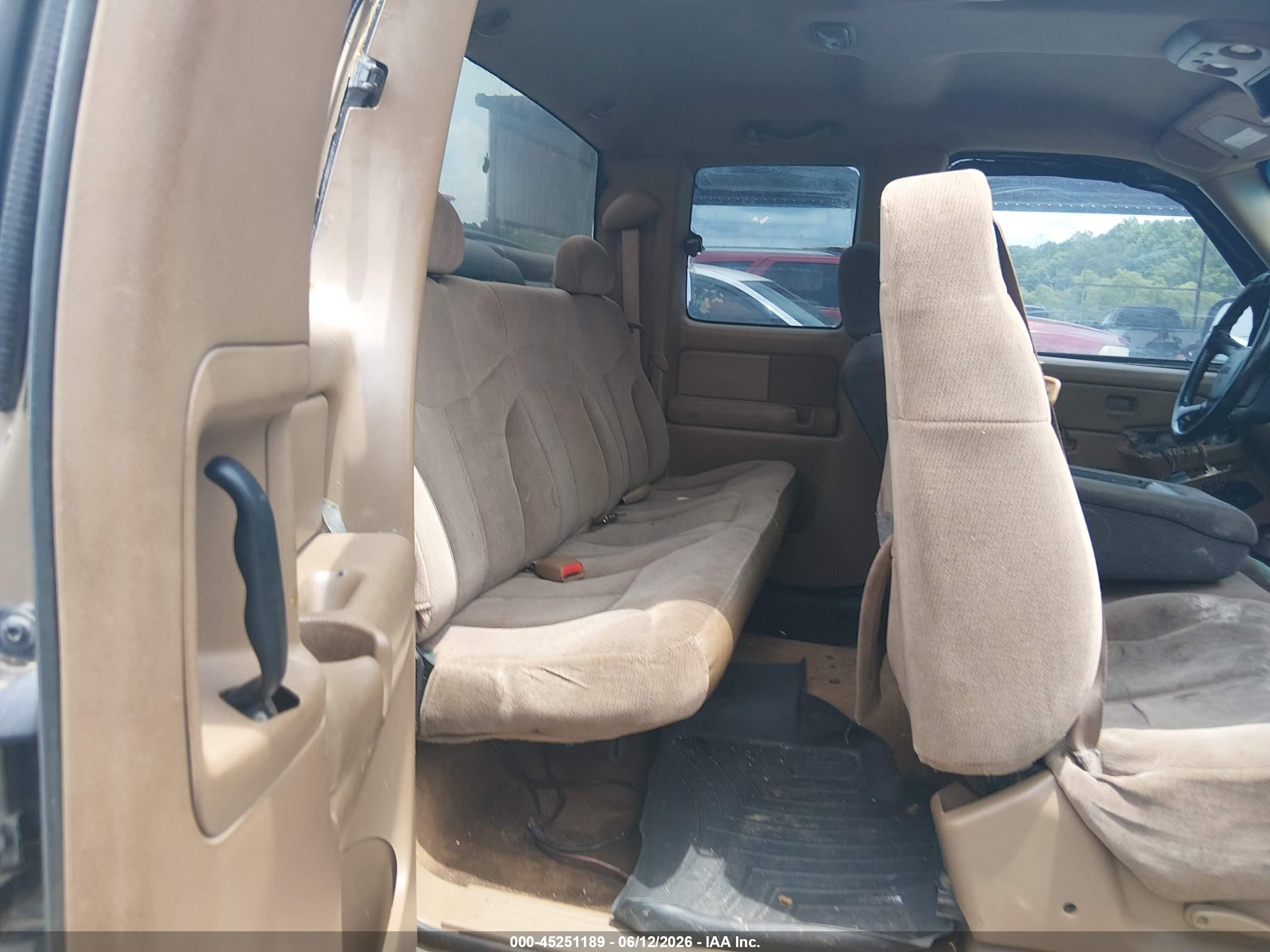 2000 Gmc Sierra 1500 Sle Tan vin: 2GTEC19V1Y1251112