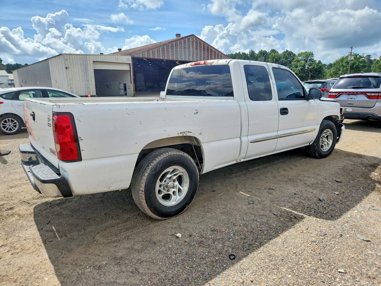 2003 Gmc New Sierra C1500 White vin: 2GTEC19V331374886