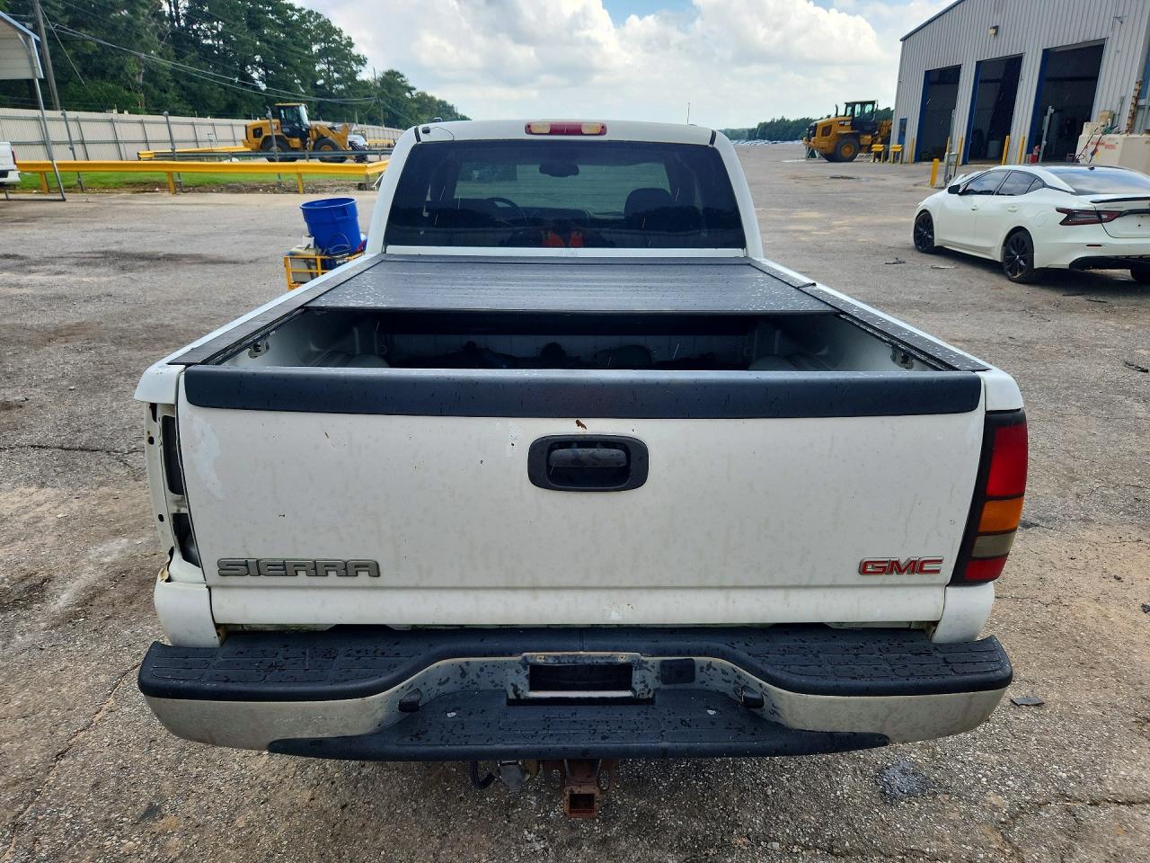 2004 Gmc New Sierra C1500 White vin: 2GTEC19V341309571