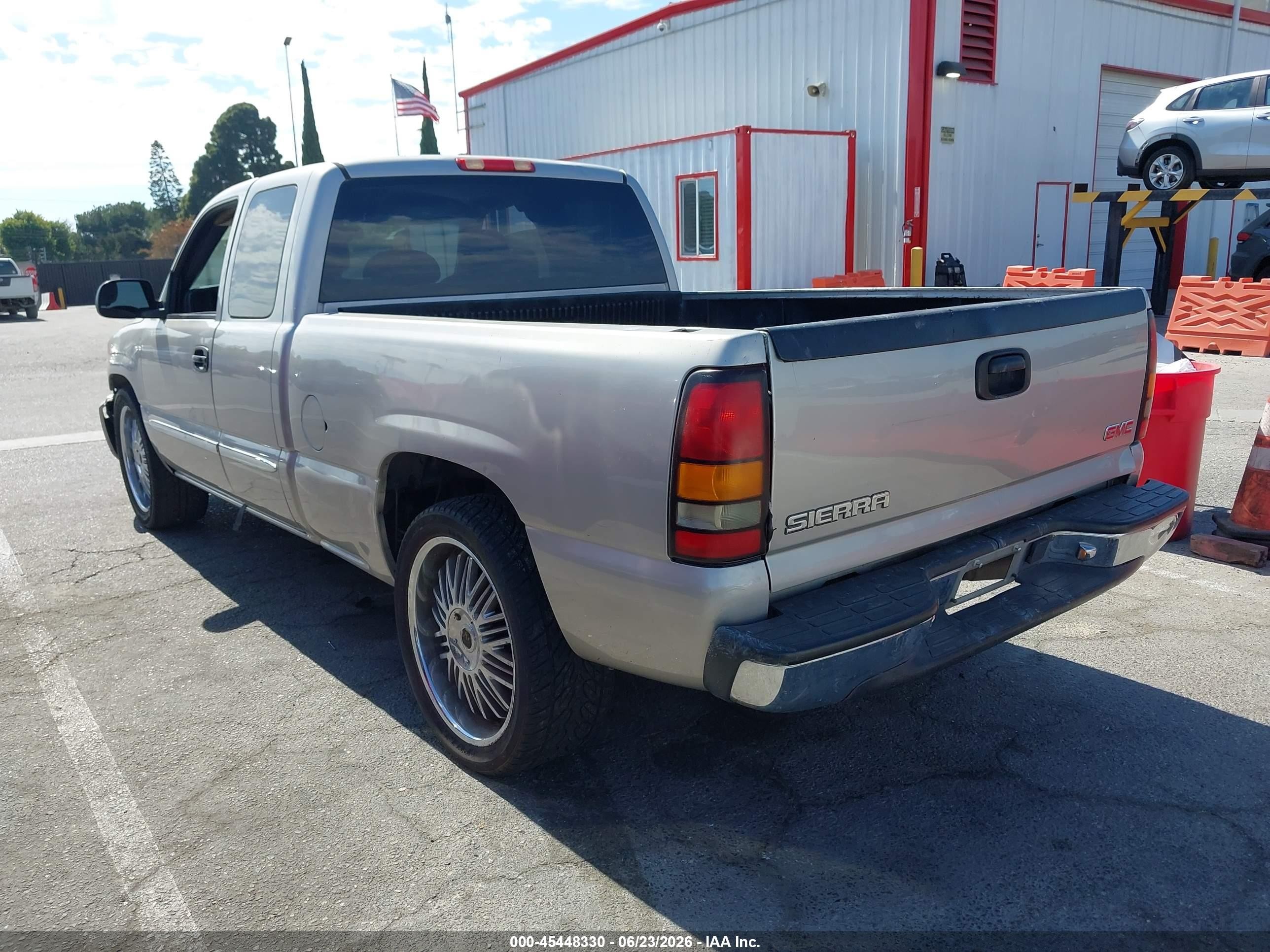 2005 Gmc Sierra 1500 Sle Silver vin: 2GTEC19V451304073