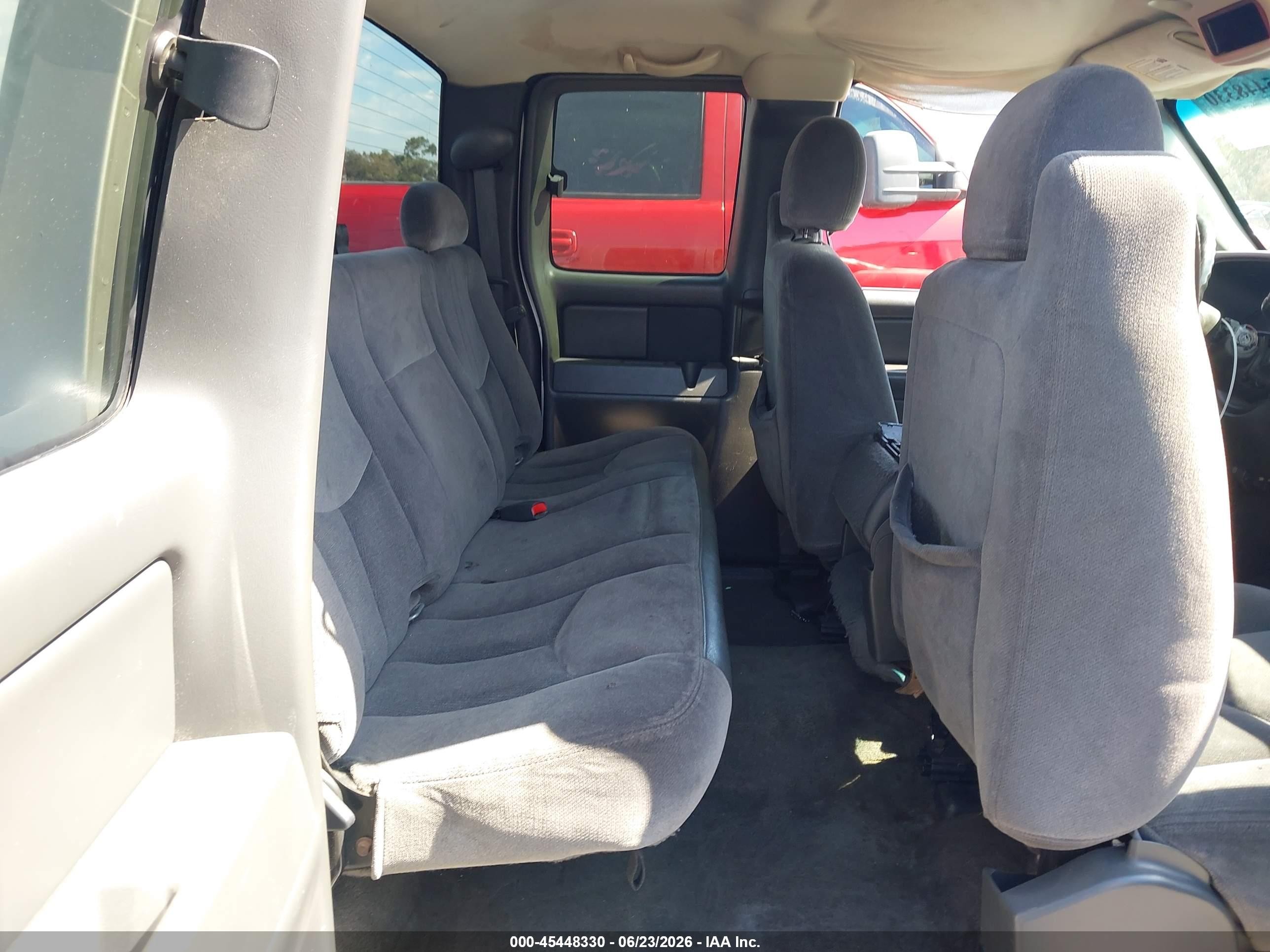 2005 Gmc Sierra 1500 Sle Silver vin: 2GTEC19V451304073