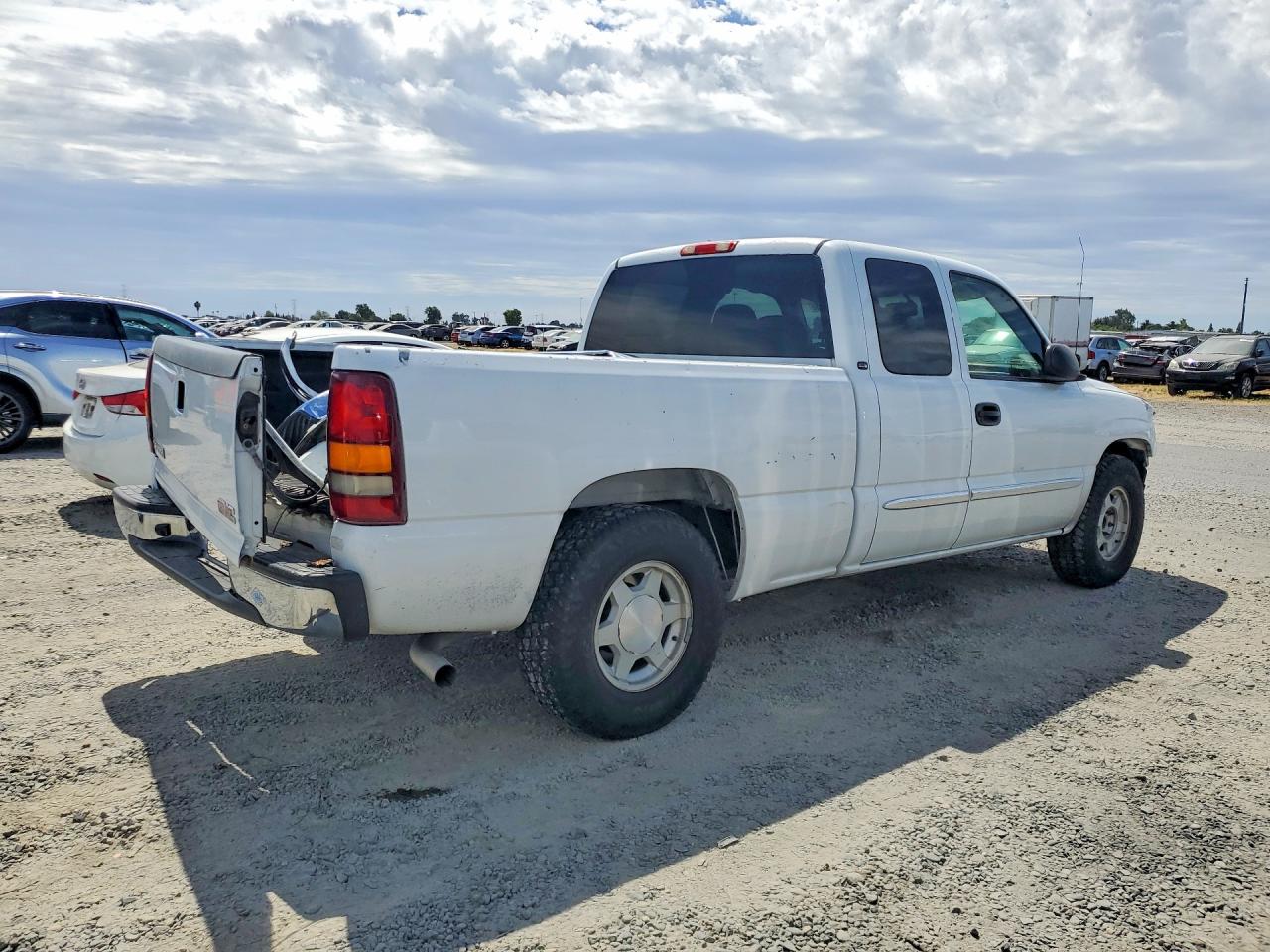 2003 Gmc New Sierra C1500 White vin: 2GTEC19V631305996