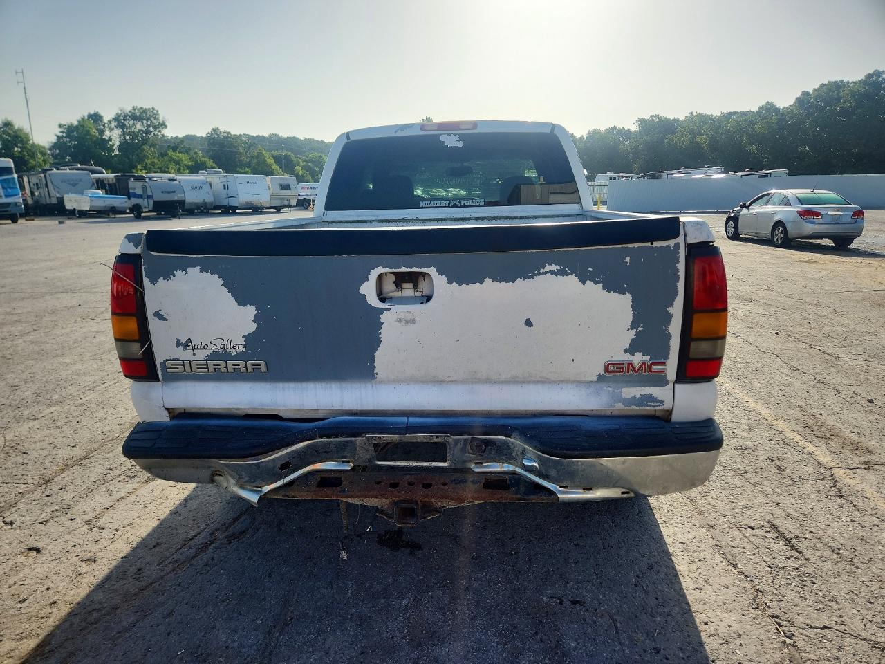 2004 Gmc New Sierra C1500 White vin: 2GTEC19V741109325