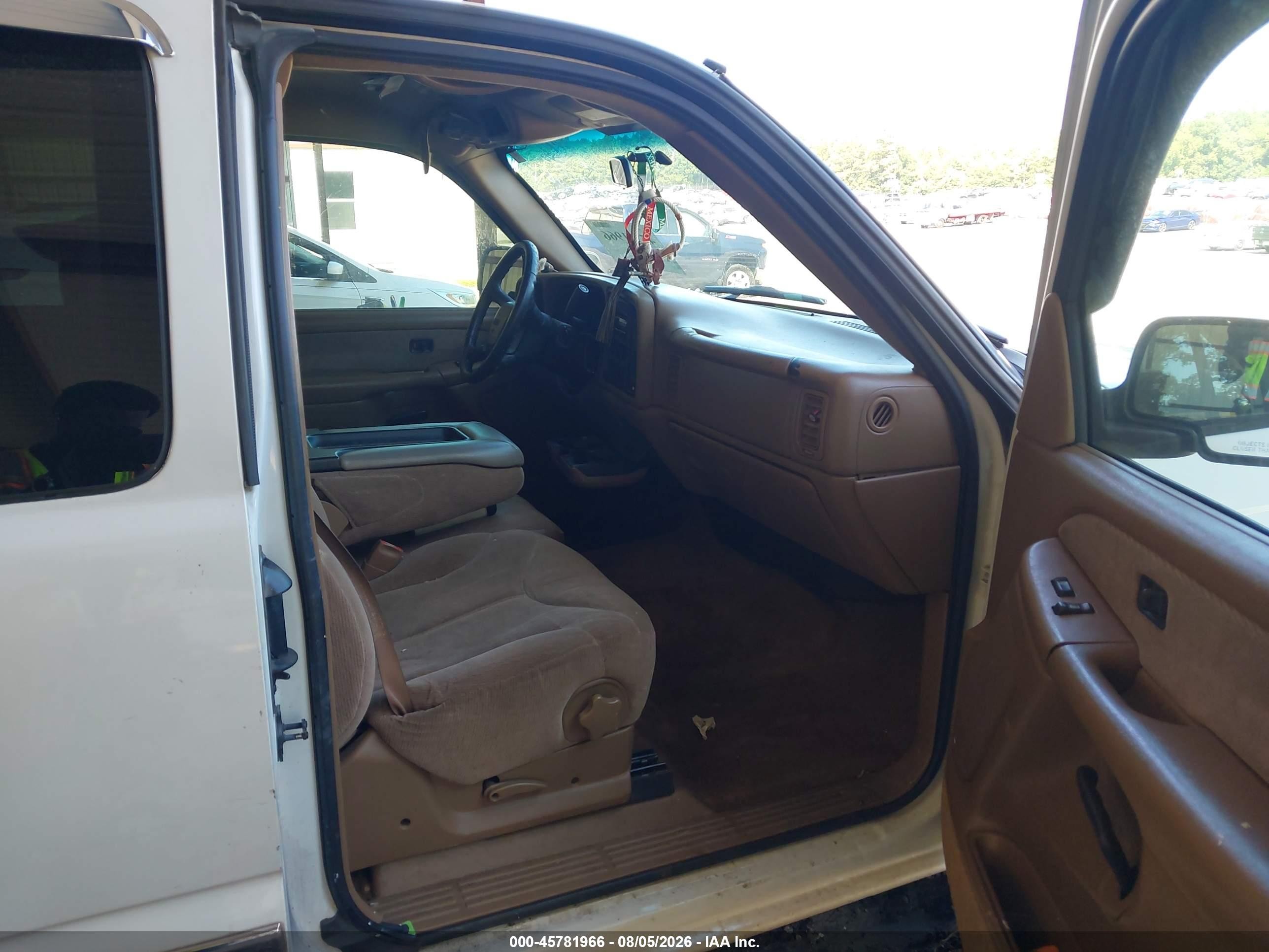 2000 Gmc Sierra 1500 Sle Белый vin: 2GTEC19V7Y1112084