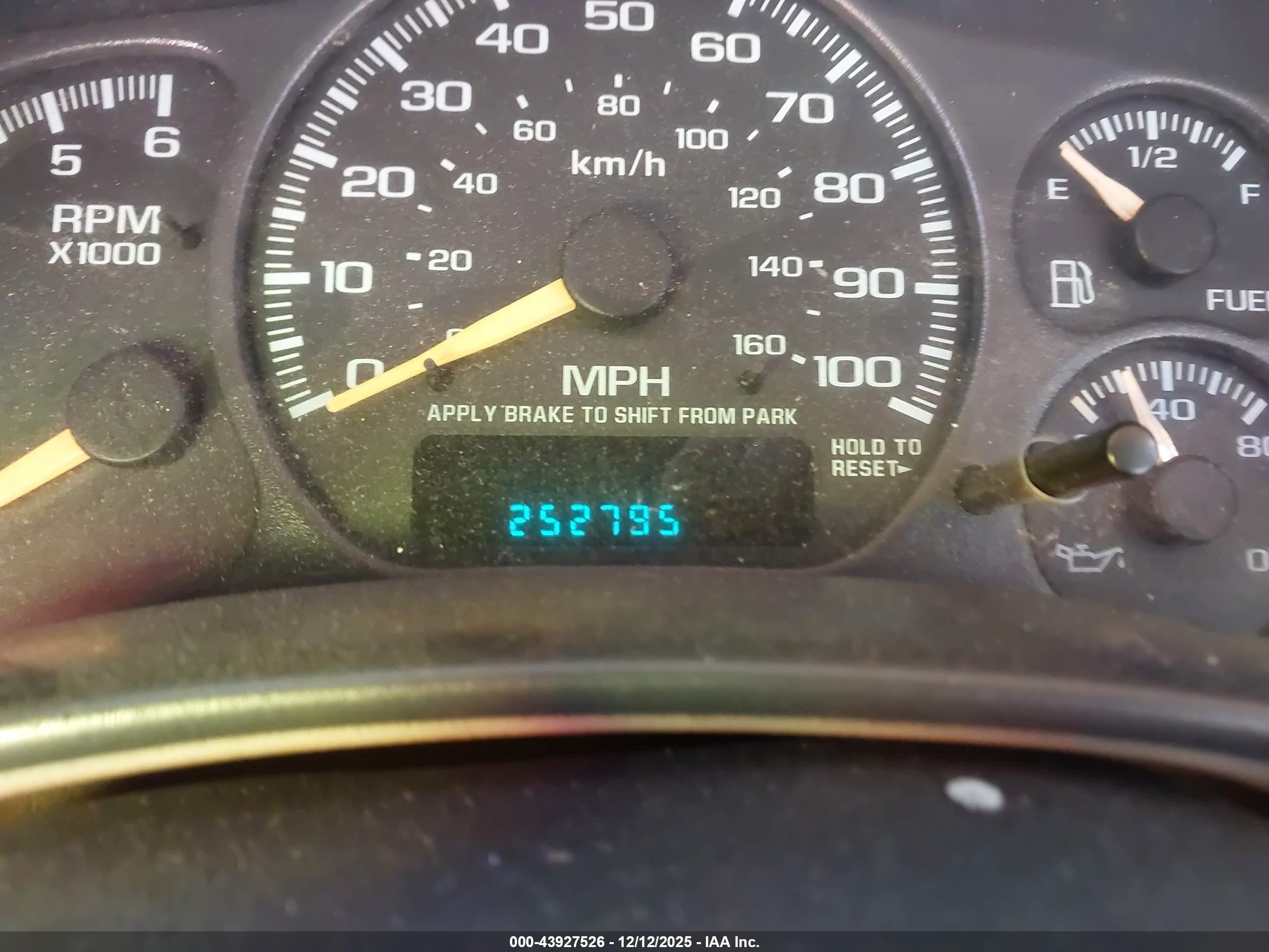 2000 Gmc Sierra 1500 Sle Brown vin: 2GTEC19V9Y1260852