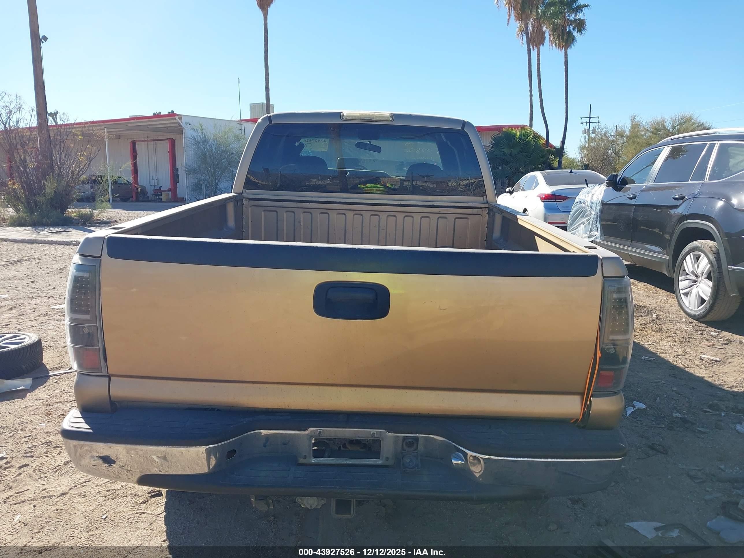 2000 Gmc Sierra 1500 Sle Brown vin: 2GTEC19V9Y1260852