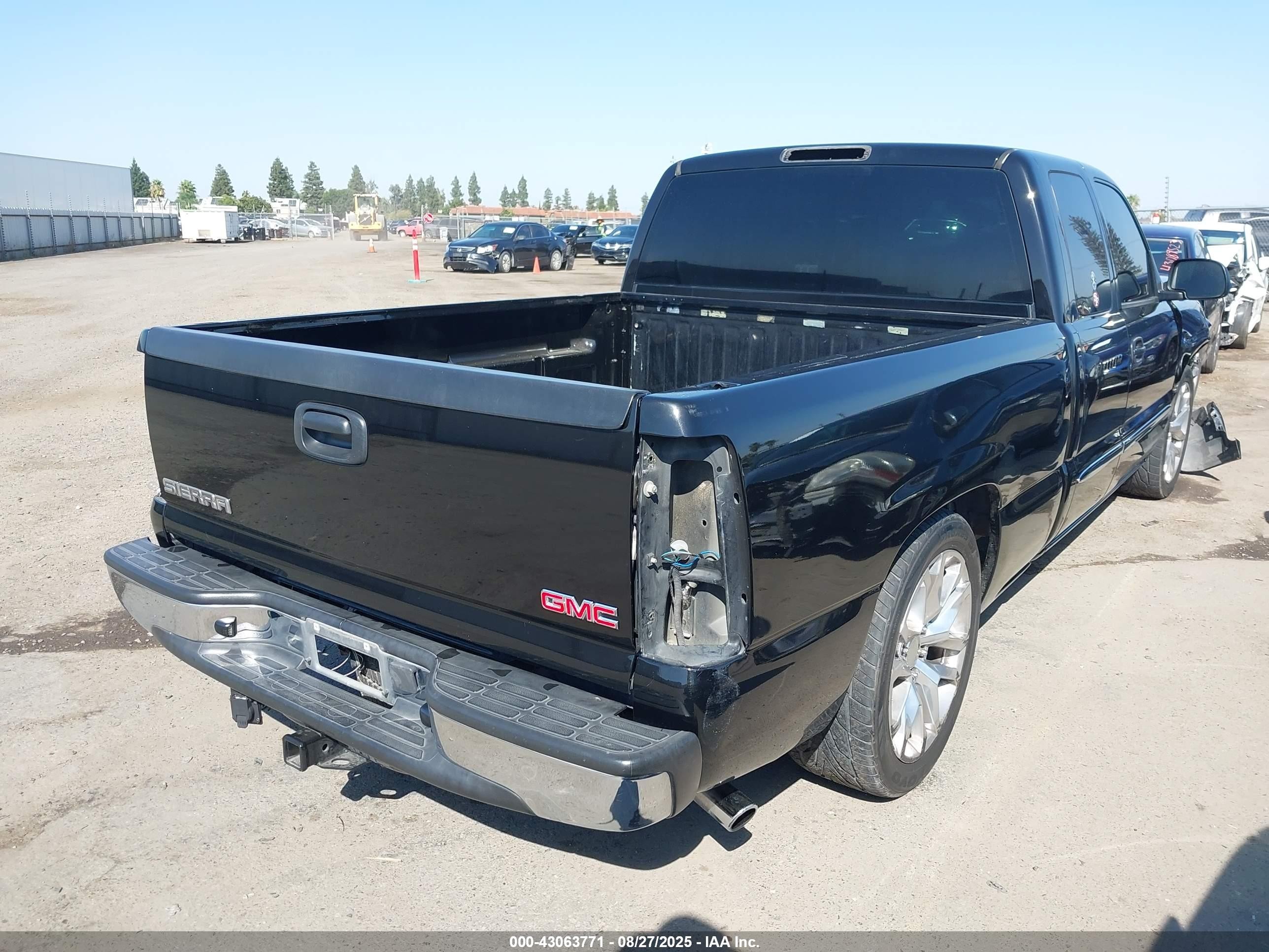 2005 Gmc Sierra 1500 Sle Black vin: 2GTEC19VX51343895