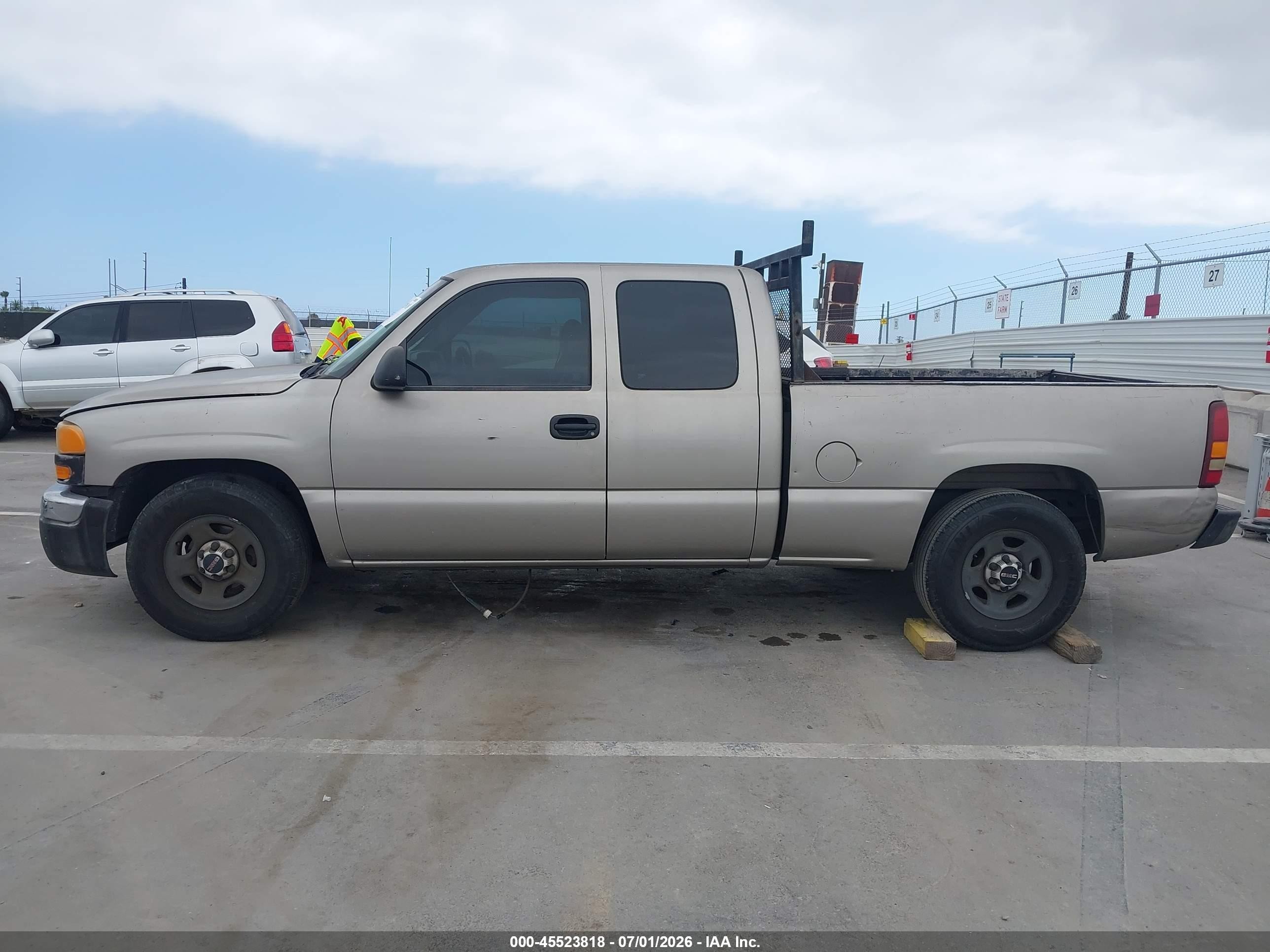 2003 Gmc Sierra 1500   Gray vin: 2GTEC19X331177993