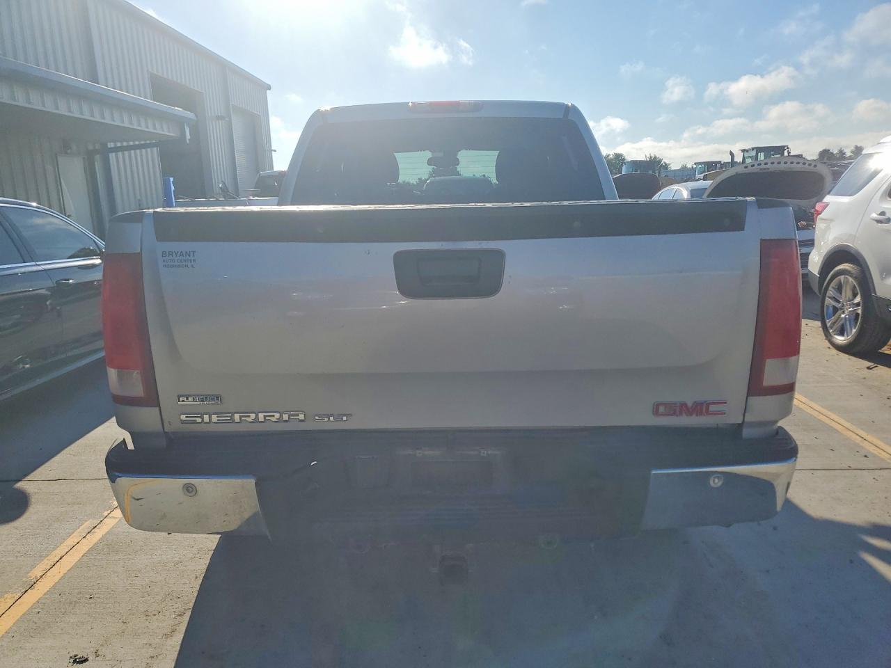 2008 Gmc Sierra K1500 Silver vin: 2GTEK133081218631