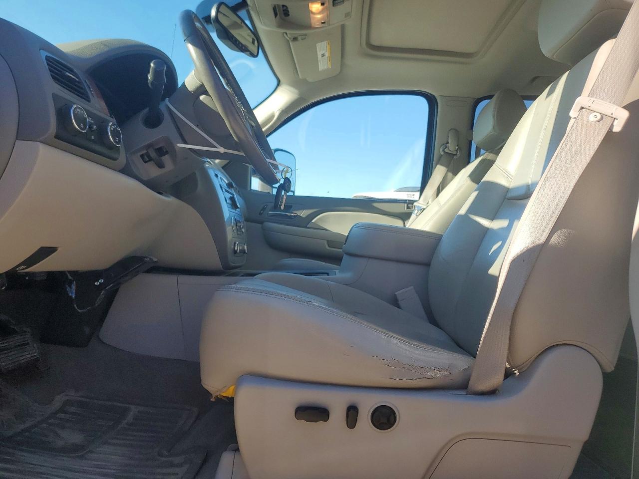 2008 Gmc Sierra K1500 Silver vin: 2GTEK133081218631