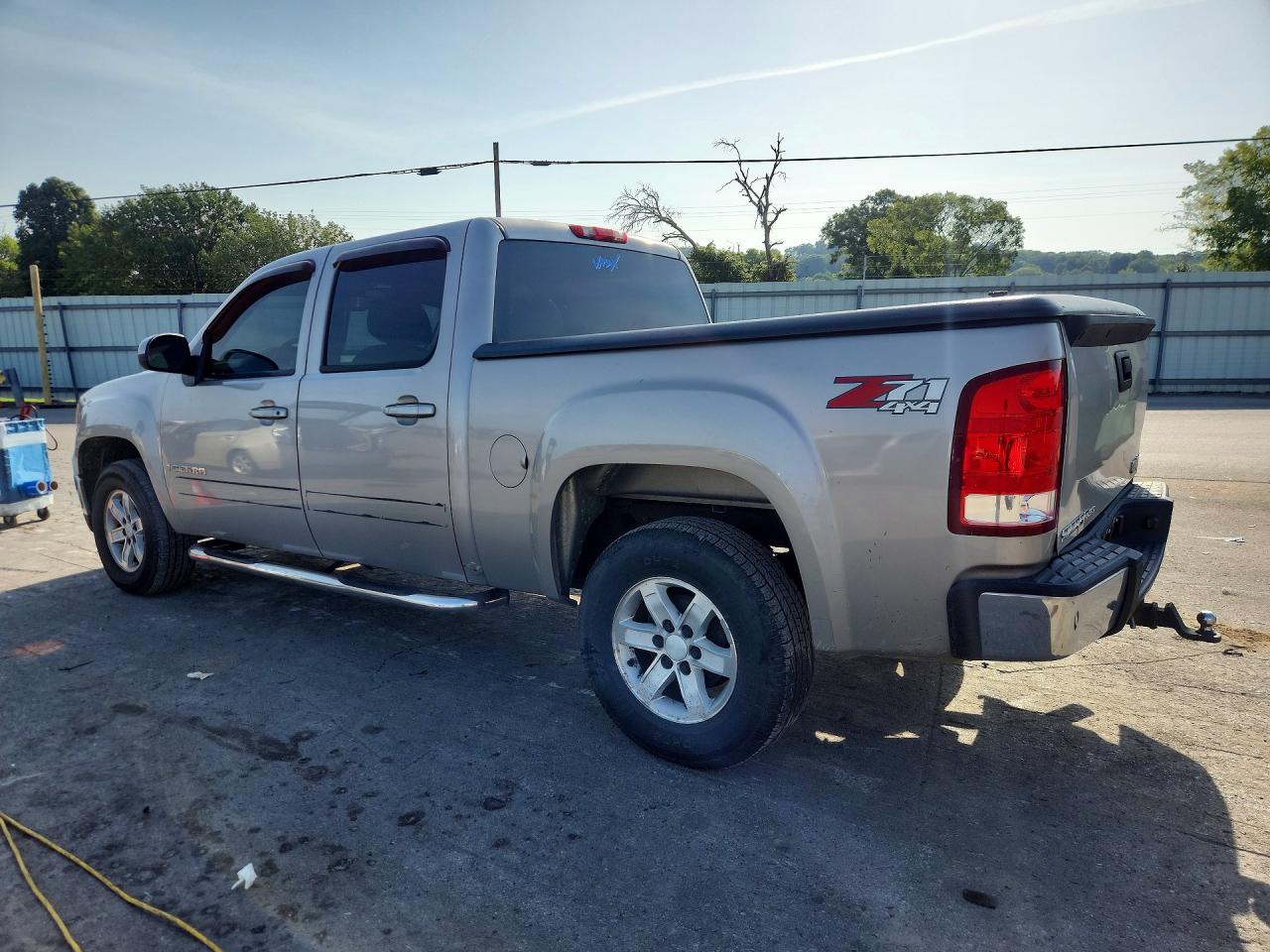2007 Gmc New Sierra K1500 Silver vin: 2GTEK13M271598255