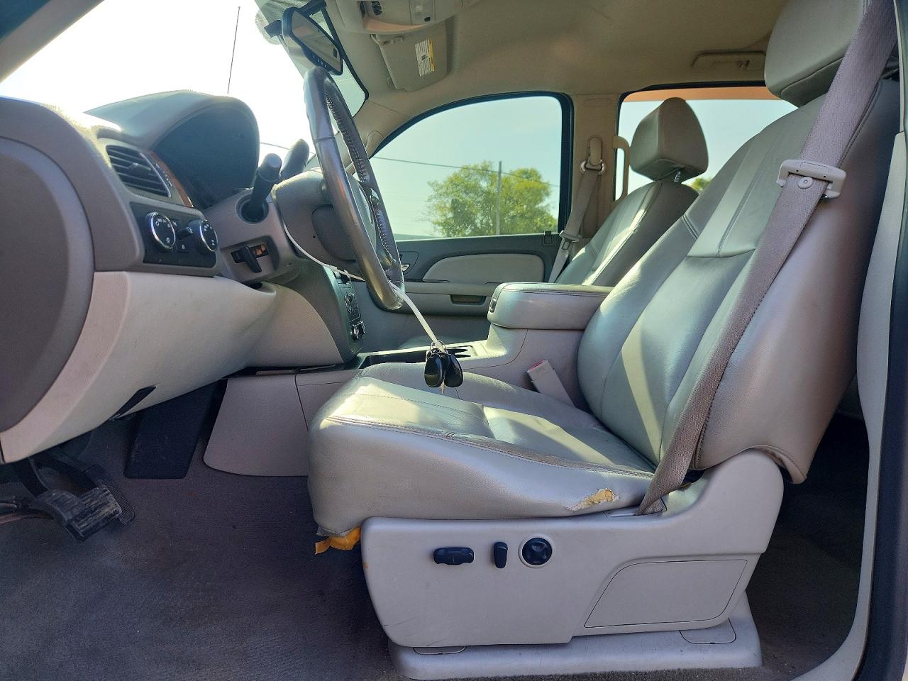 2007 Gmc New Sierra K1500 Silver vin: 2GTEK13M271598255