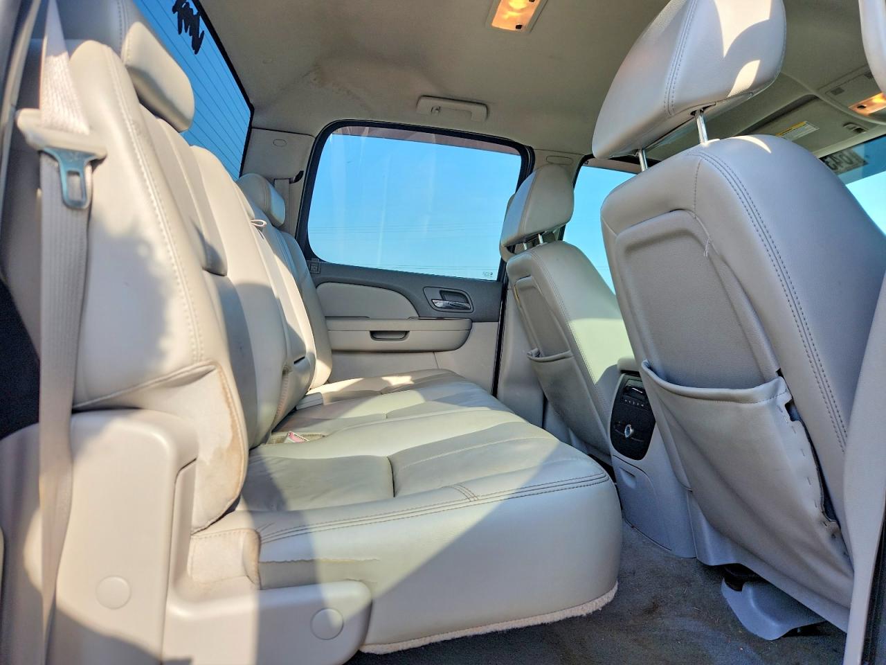 2007 Gmc New Sierra K1500 Silver vin: 2GTEK13M271598255