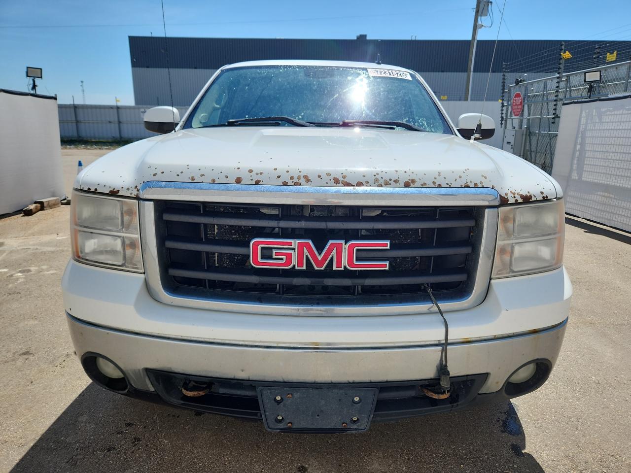2008 Gmc Sierra K1500 White vin: 2GTEK13M981227790 Damage: Hood, Rust, > 12 Inches
