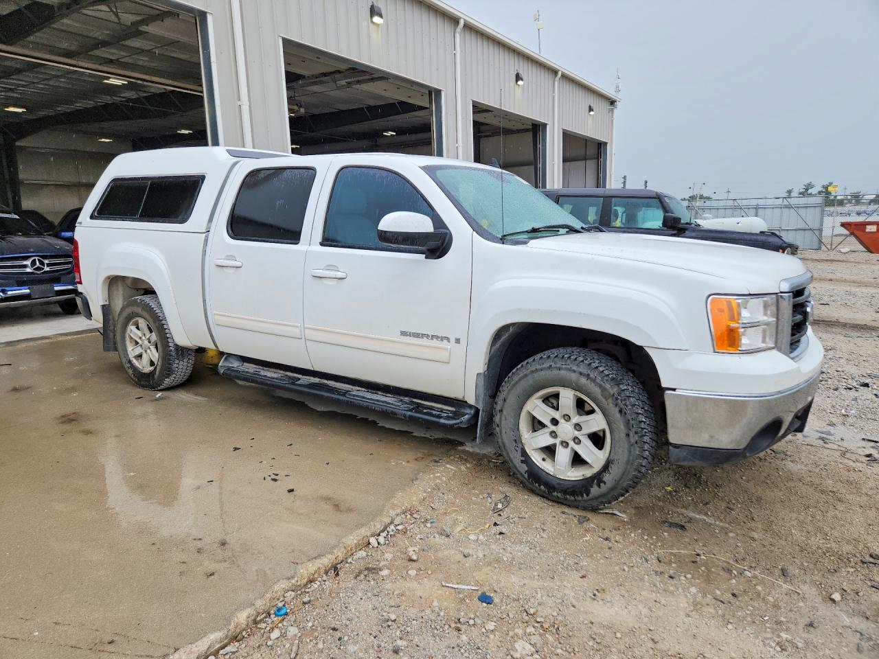 2007 Gmc New Sierra K1500 White vin: 2GTEK13MX71548025
