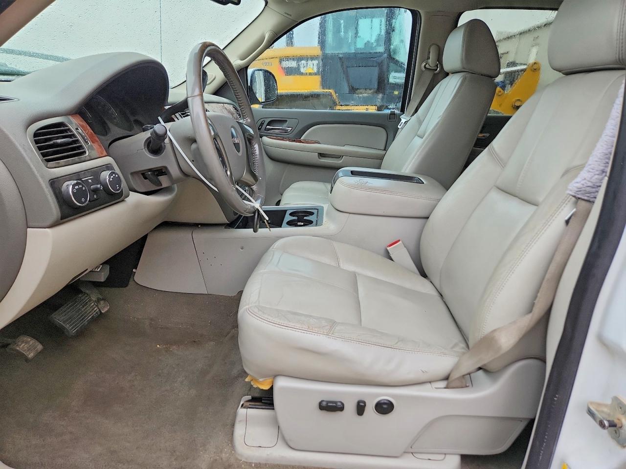 2007 Gmc New Sierra K1500 White vin: 2GTEK13MX71548025