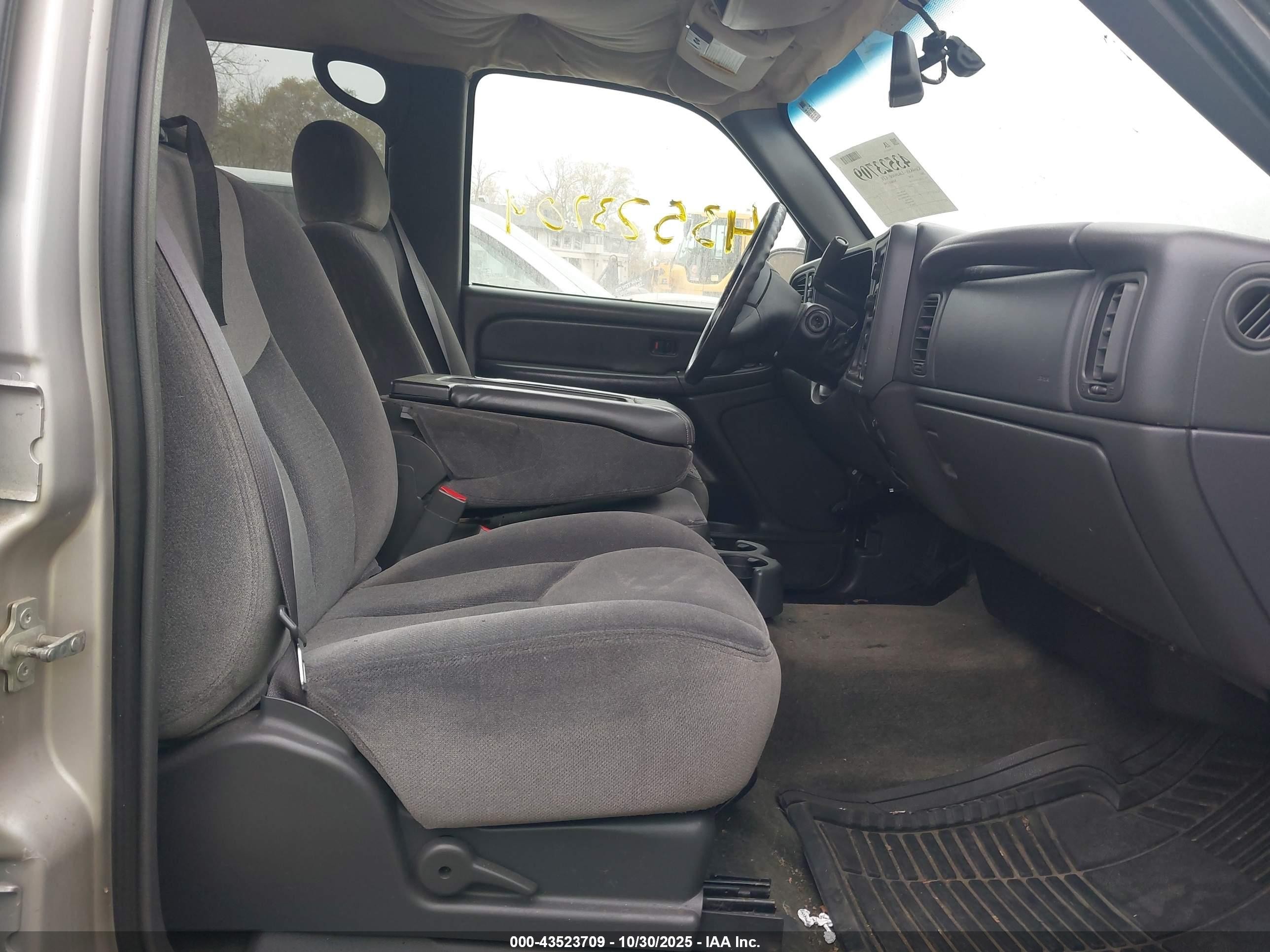 2005 Gmc Sierra 1500 Sle Желто-коричневый vin: 2GTEK13T151157530