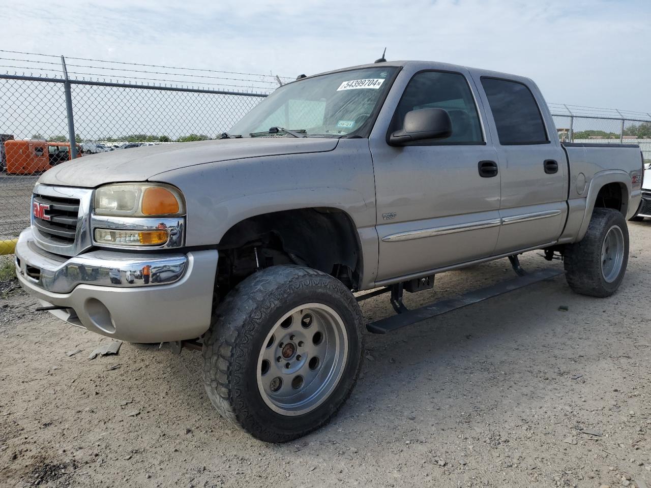 2004 Gmc New Sierra K1500 Silver vin: 2GTEK13T241405721