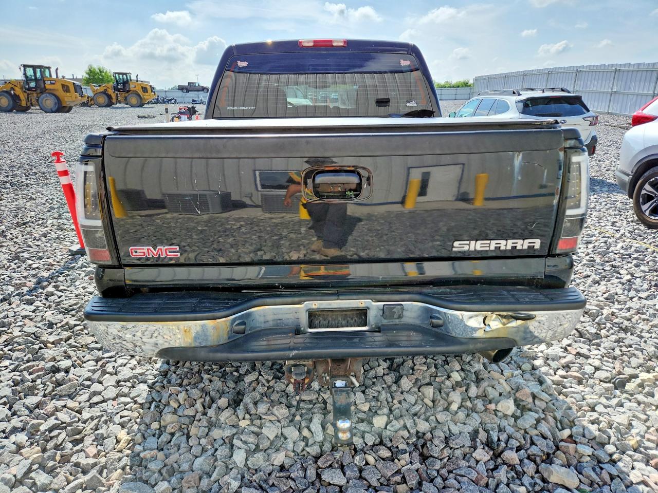 2005 Gmc New Sierra K1500 Black vin: 2GTEK13T251104514