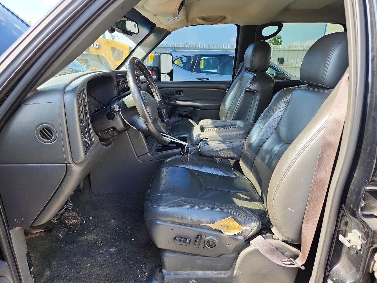 2005 Gmc New Sierra K1500 Black vin: 2GTEK13T251104514