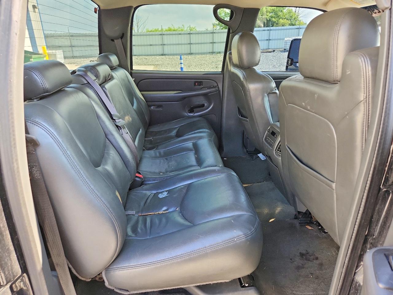 2005 Gmc New Sierra K1500 Black vin: 2GTEK13T251104514