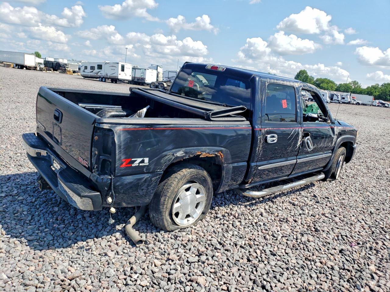 2004 Gmc New Sierra K1500 Black vin: 2GTEK13T441359731