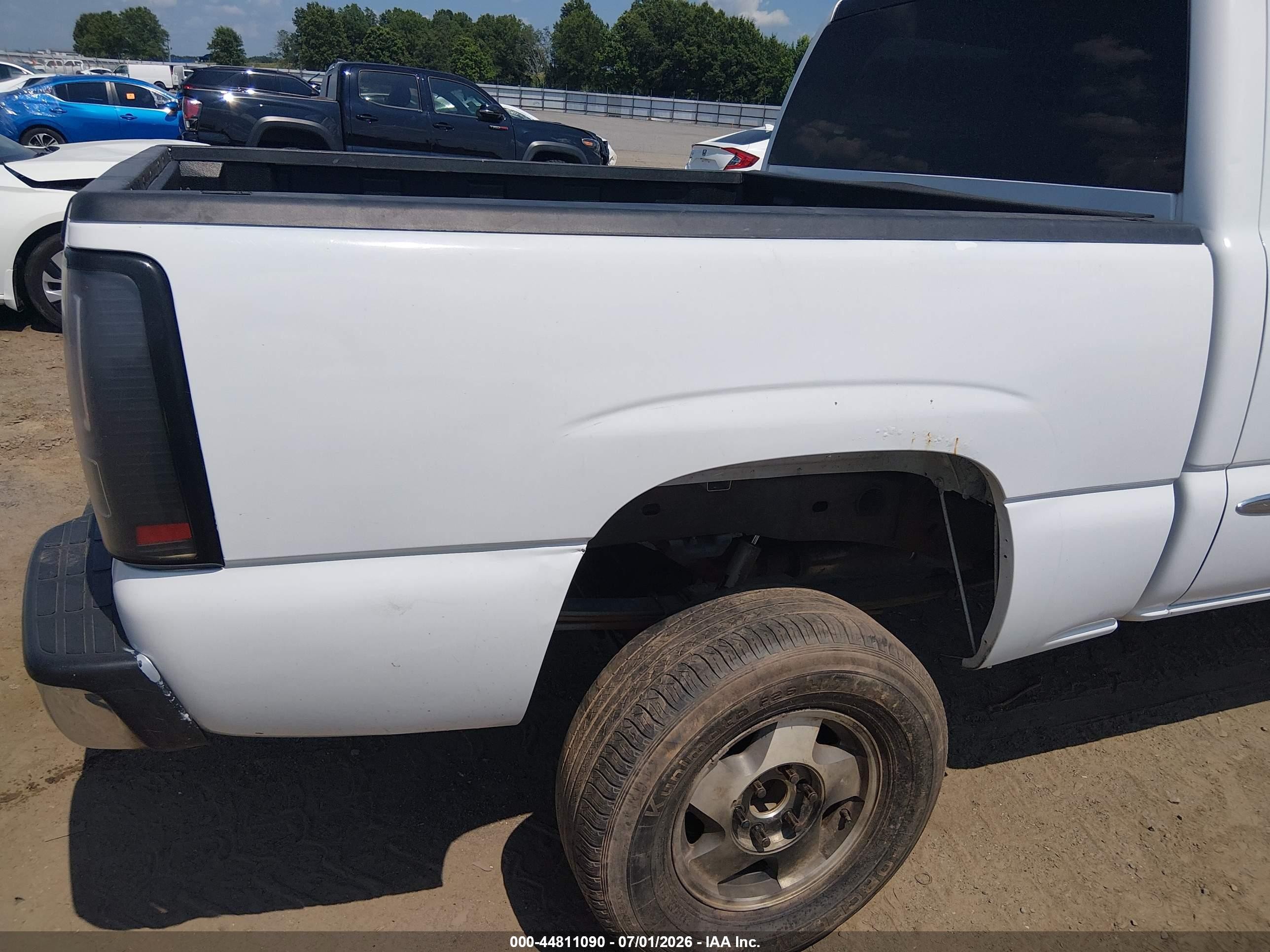2005 Gmc Sierra 1500 Sle White vin: 2GTEK13T651164747