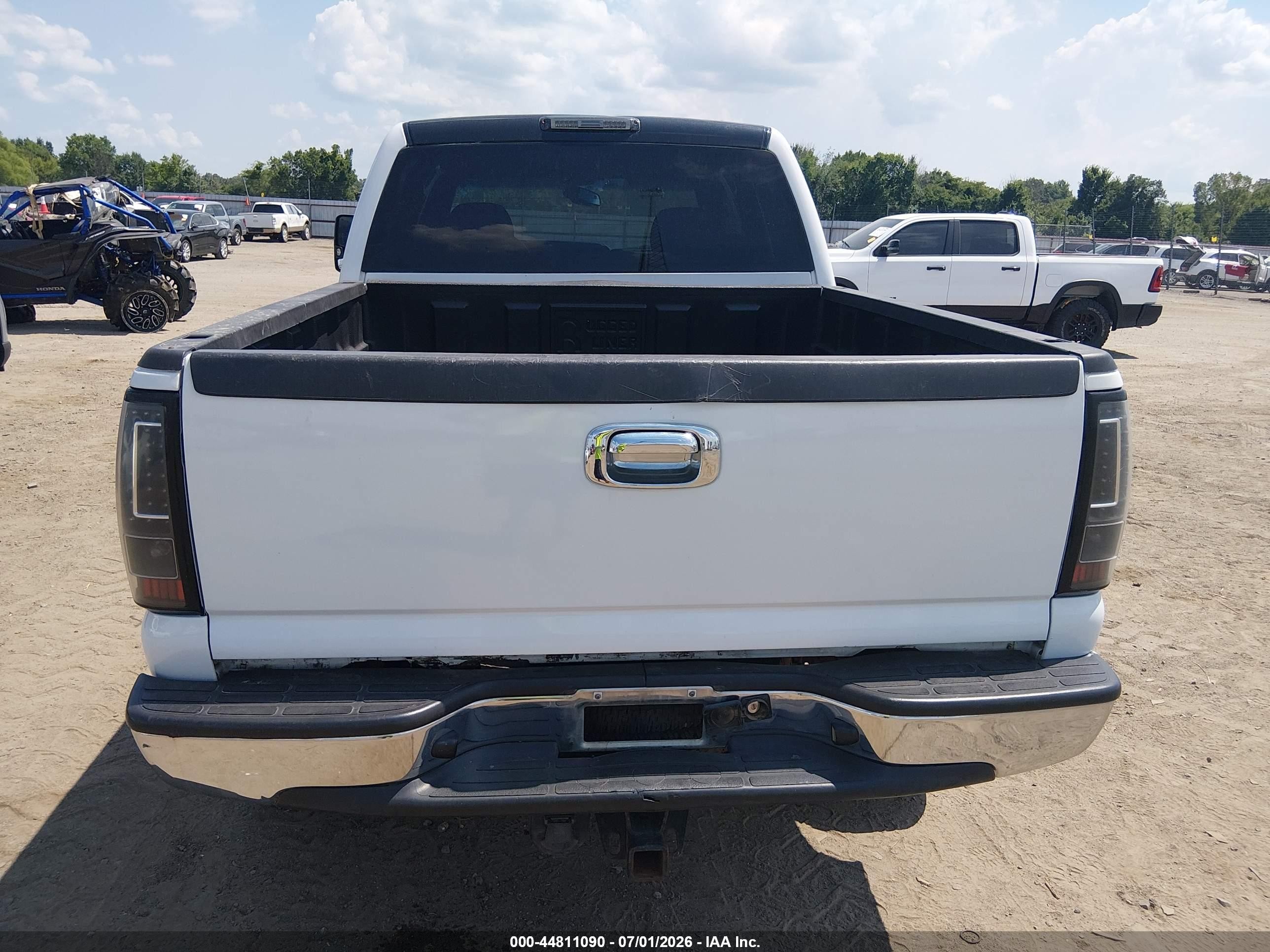 2005 Gmc Sierra 1500 Sle White vin: 2GTEK13T651164747