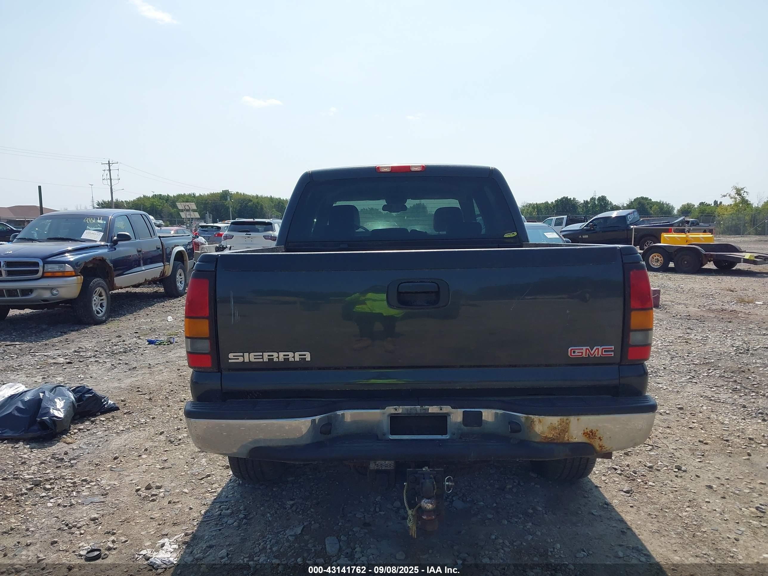 2005 Gmc New Sierra K1500 Черный vin: 2GTEK13T651343578