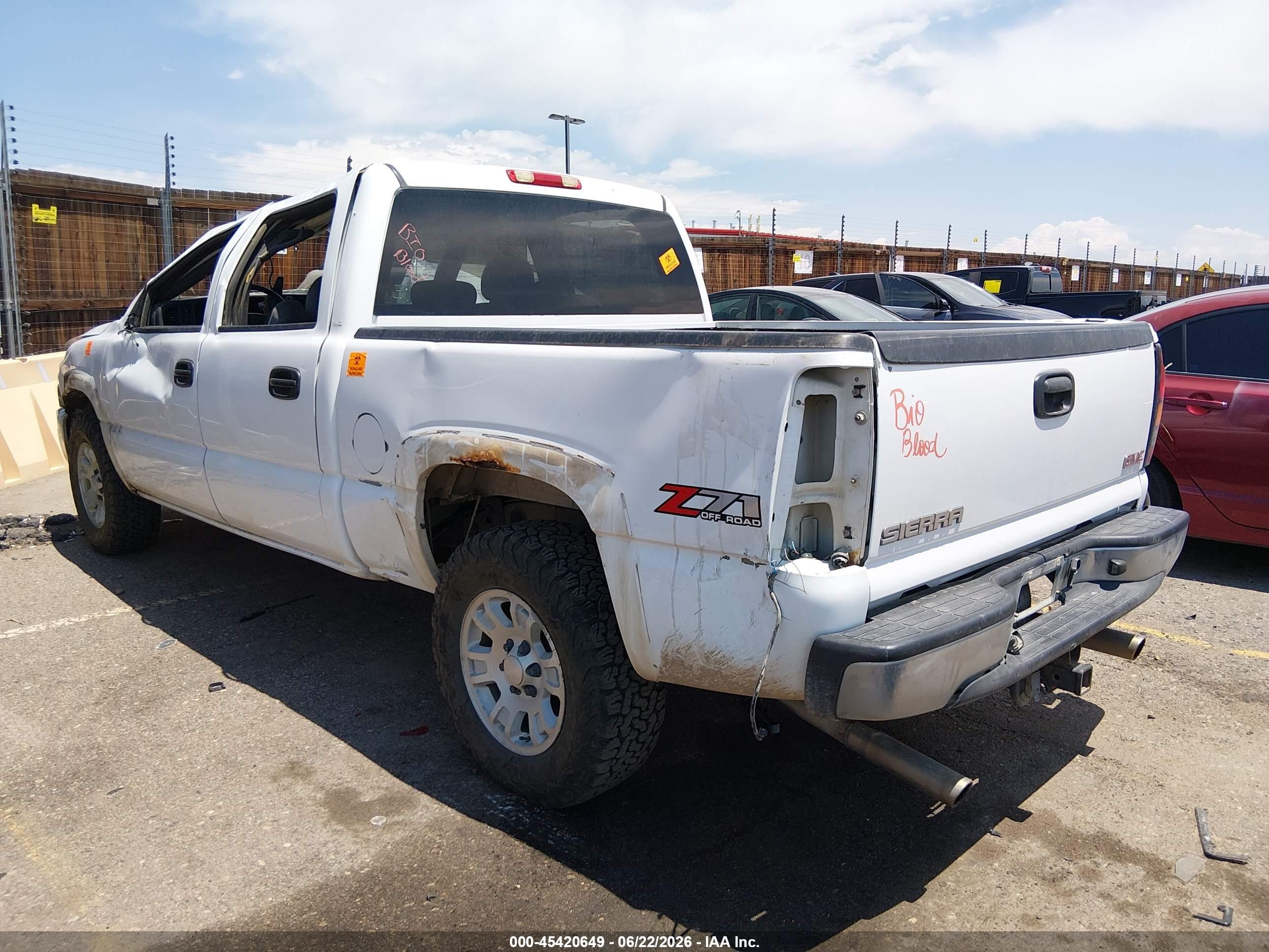 2006 Gmc Sierra 1500 Sle1 Белый vin: 2GTEK13T761137767