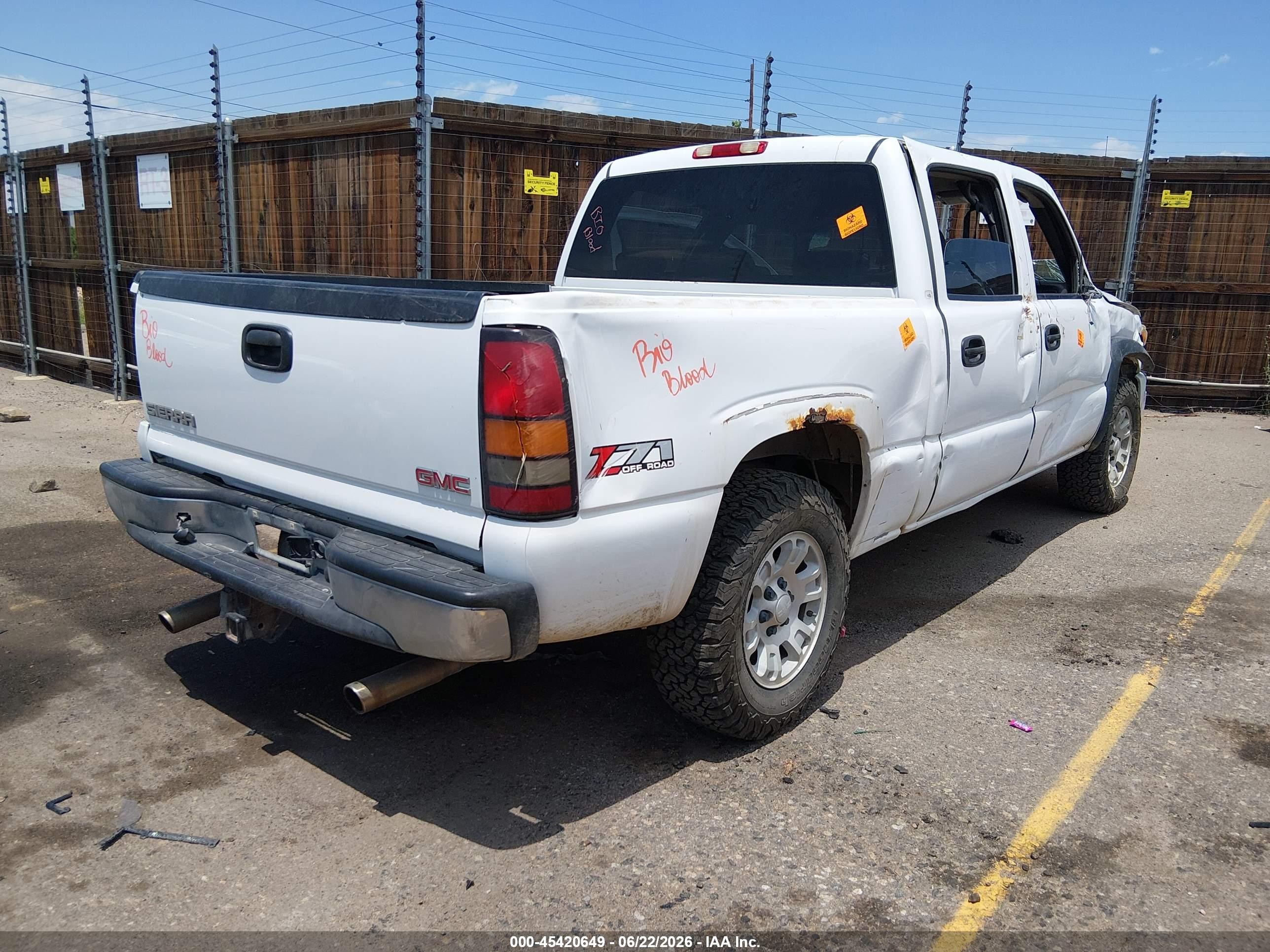 2006 Gmc Sierra 1500 Sle1 Белый vin: 2GTEK13T761137767