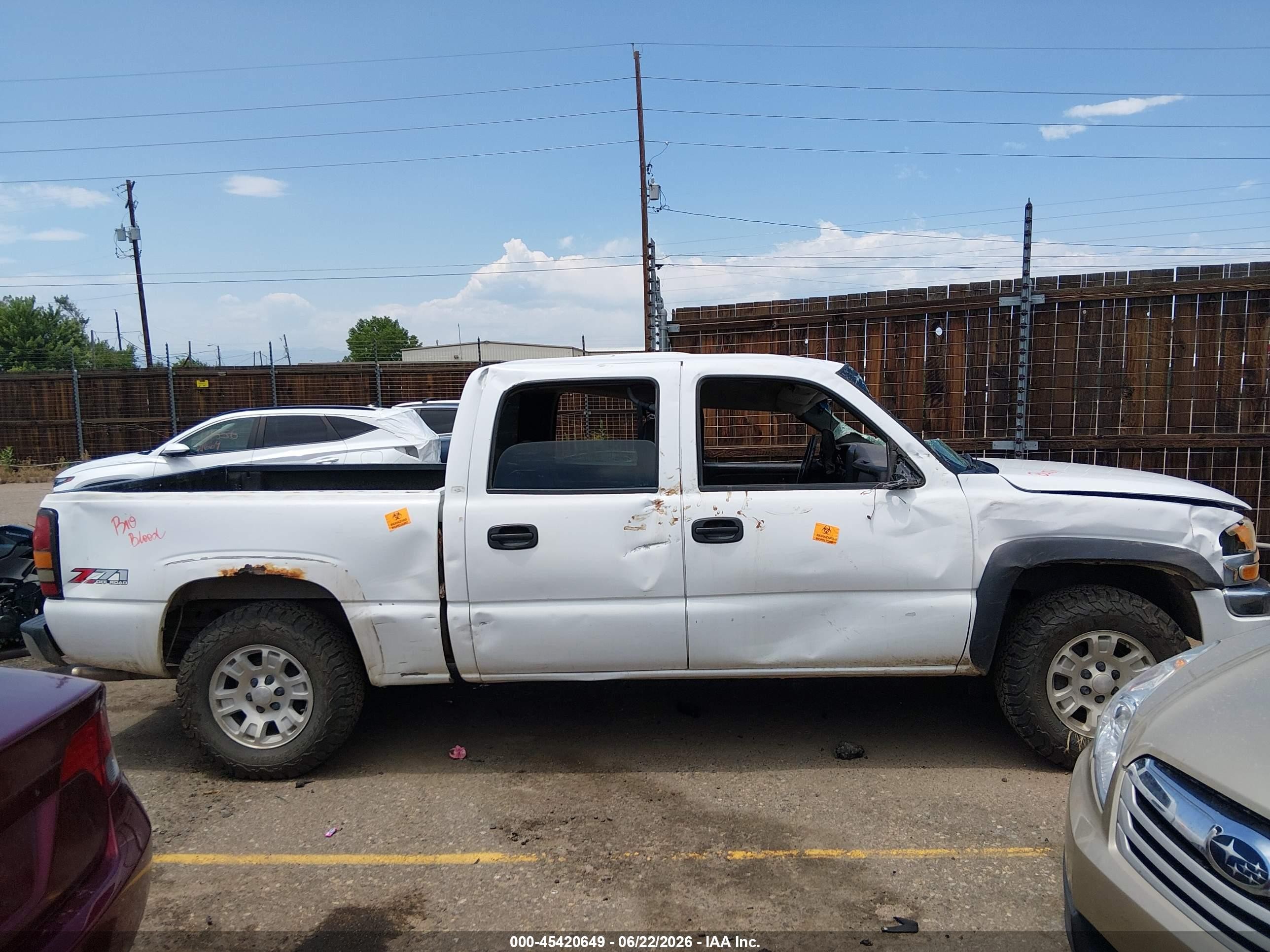 2006 Gmc Sierra 1500 Sle1 Белый vin: 2GTEK13T761137767