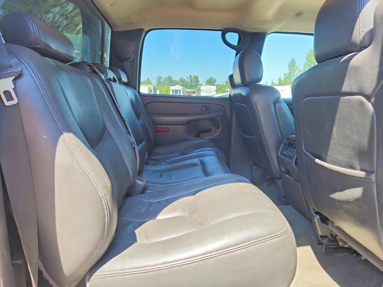 2004 Gmc New Sierra K1500 Gold vin: 2GTEK13T841344391