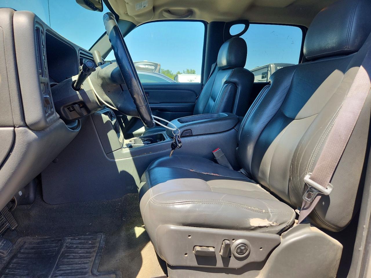 2004 Gmc New Sierra K1500 Gold vin: 2GTEK13T841344391