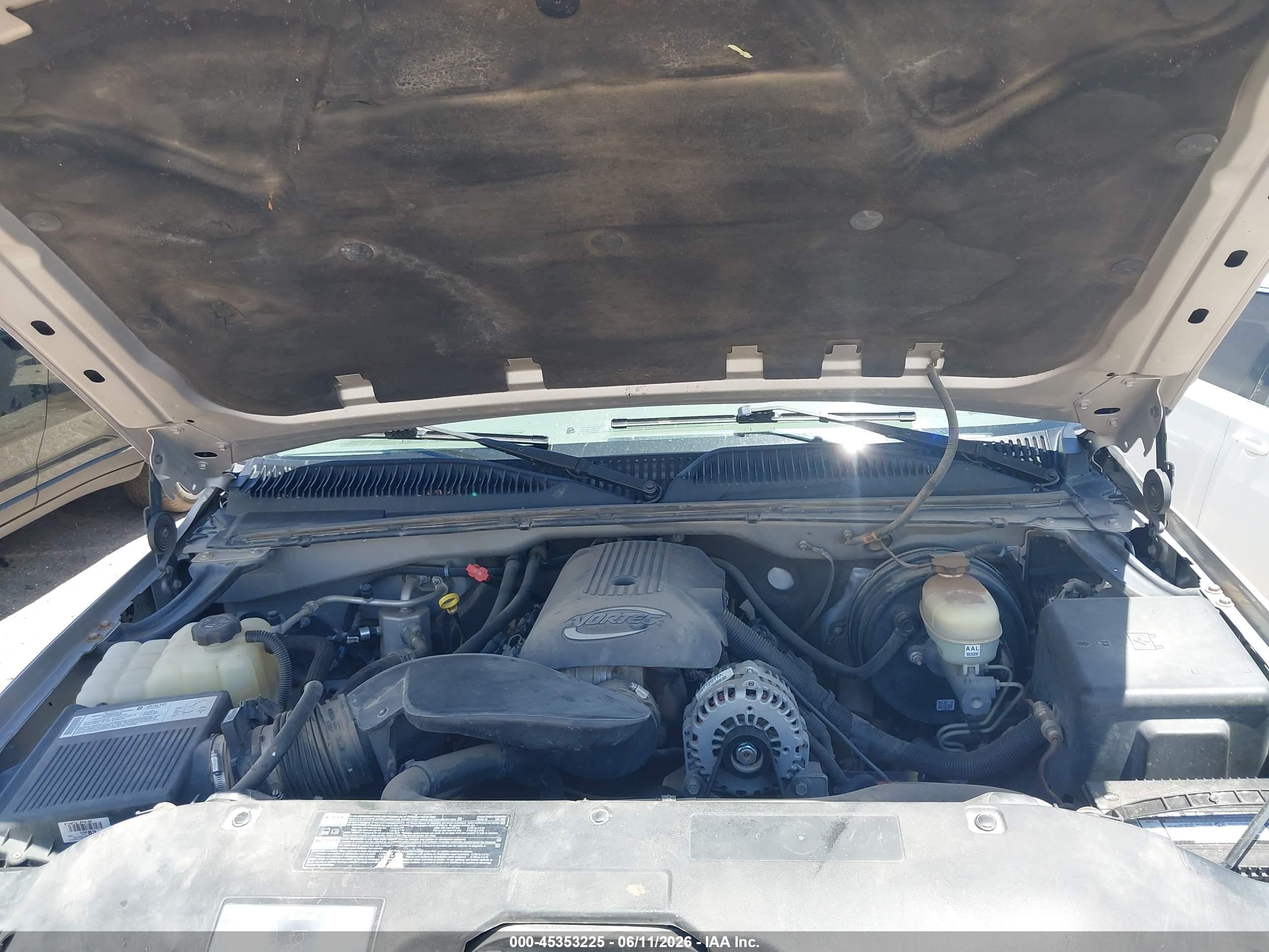 2005 Gmc Sierra 1500 Slt Серебряный vin: 2GTEK13T851114691