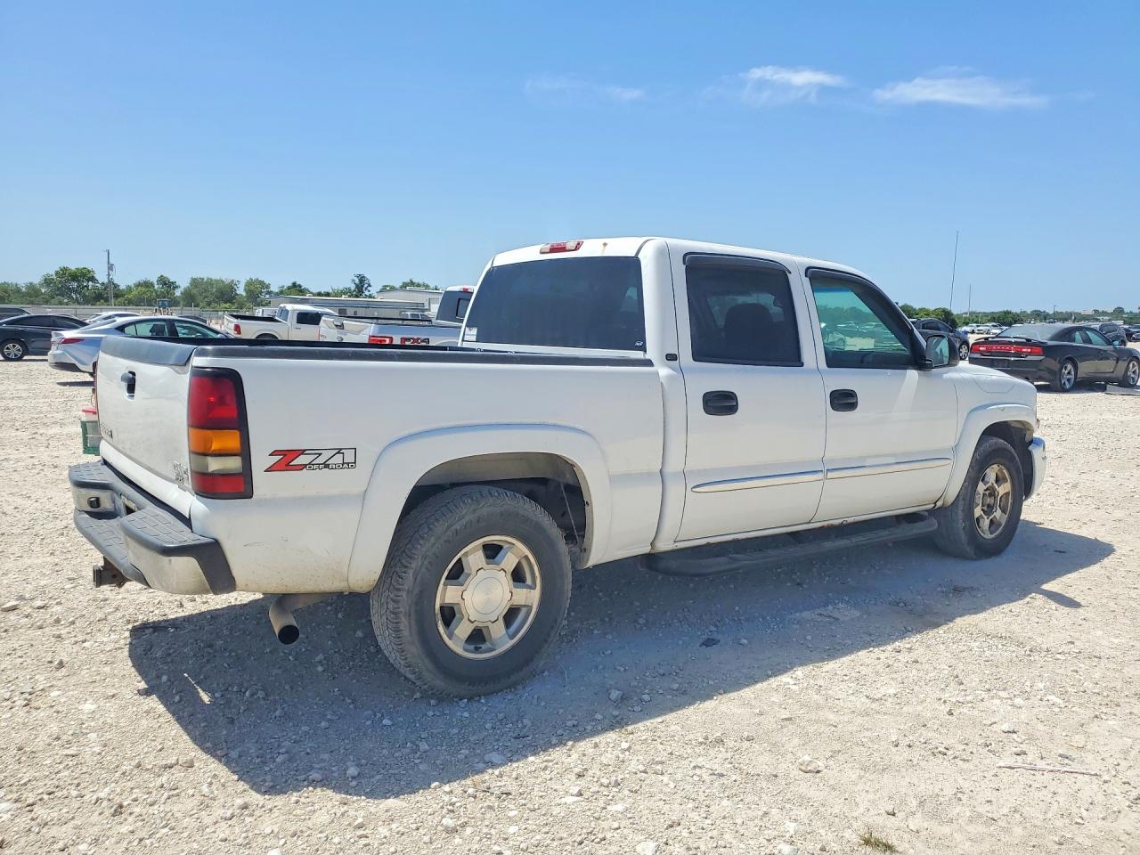 2005 Gmc New Sierra K1500 White vin: 2GTEK13T851139476