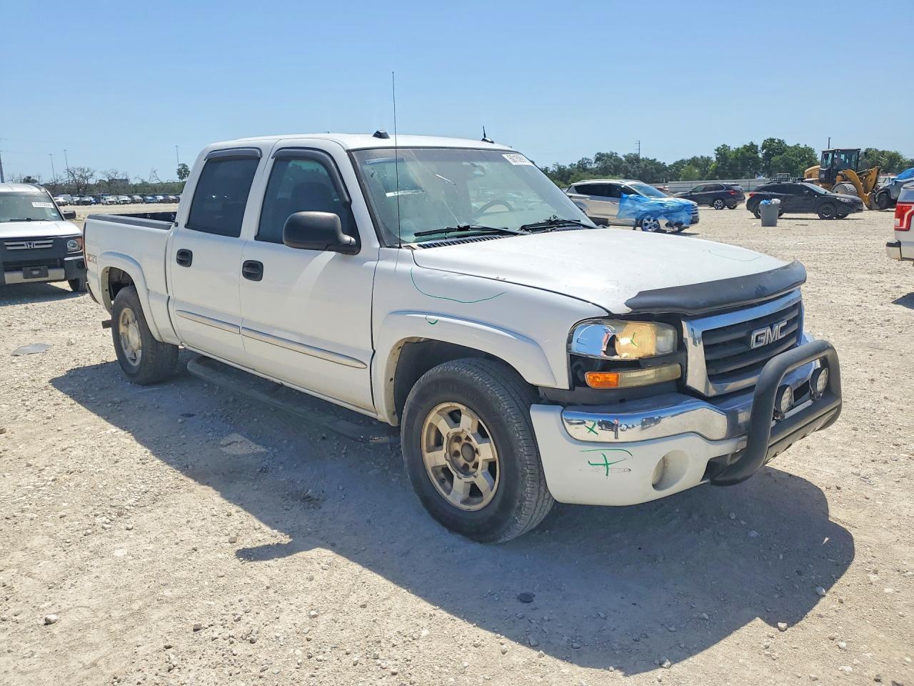 2005 Gmc New Sierra K1500 White vin: 2GTEK13T851139476