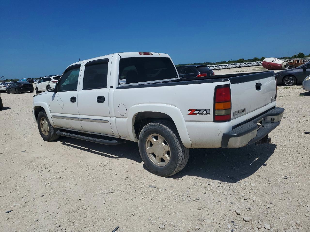 2005 Gmc New Sierra K1500 White vin: 2GTEK13T851139476