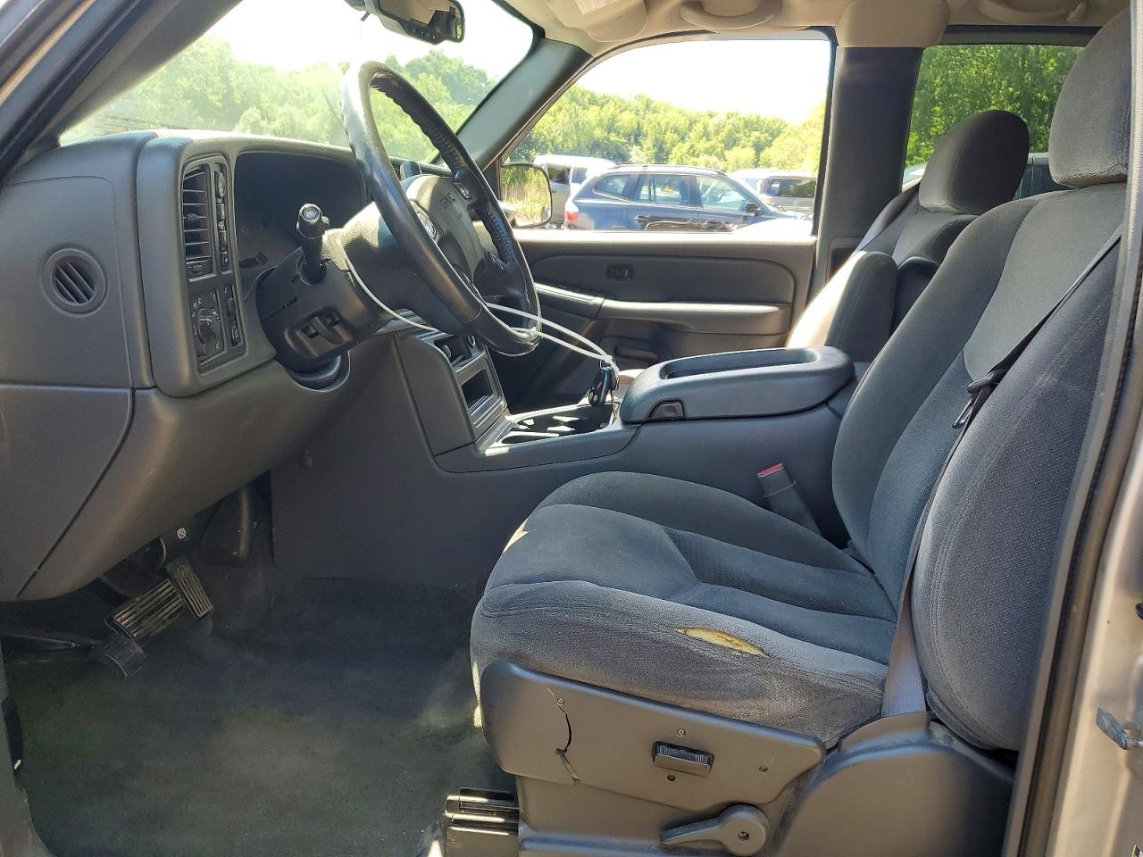 2005 Gmc New Sierra K1500 Silver vin: 2GTEK19B051100752